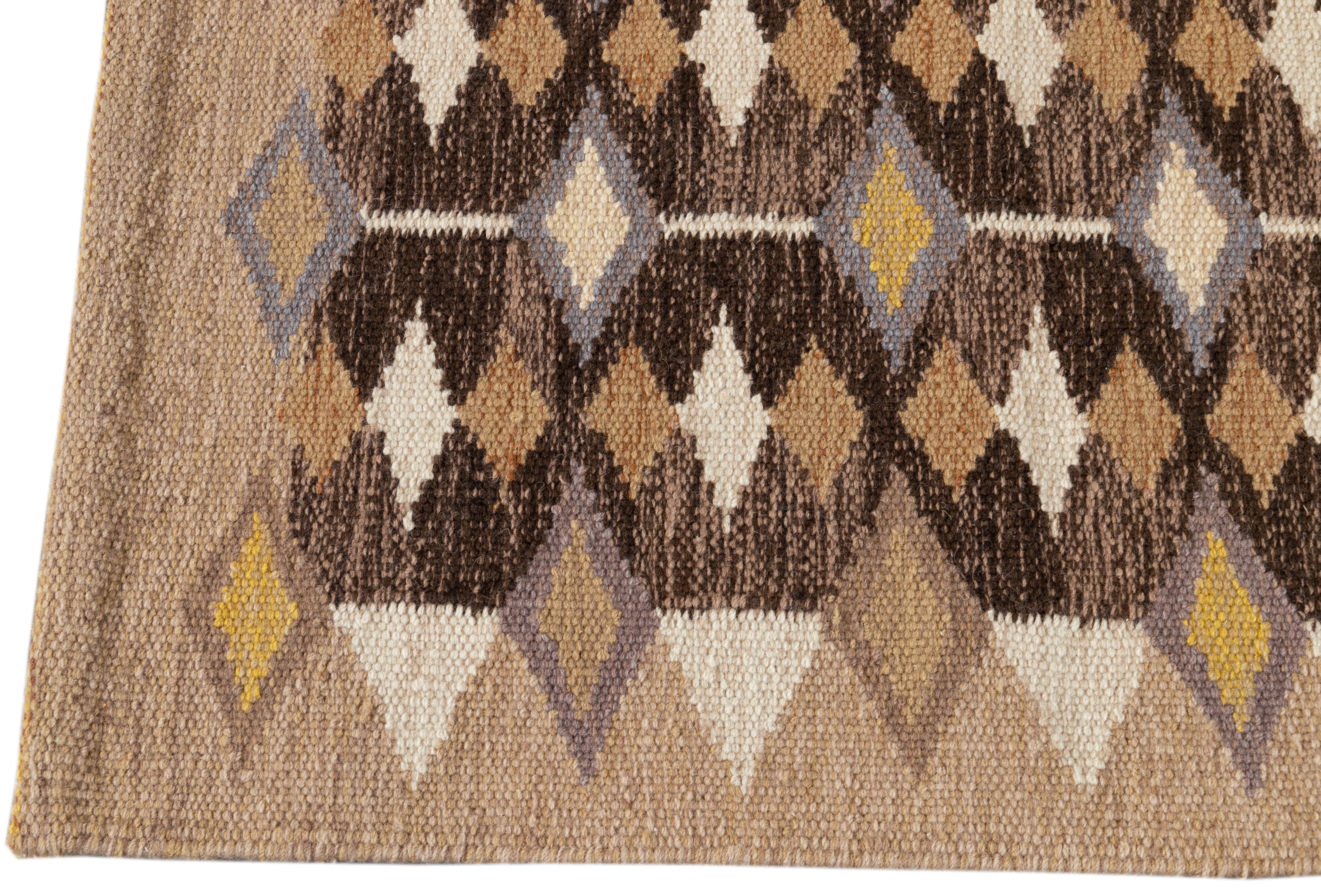 Hand-Knotted 21st Century Modern Scandinavian-Style Flat-Weave Runner Rug For Sale