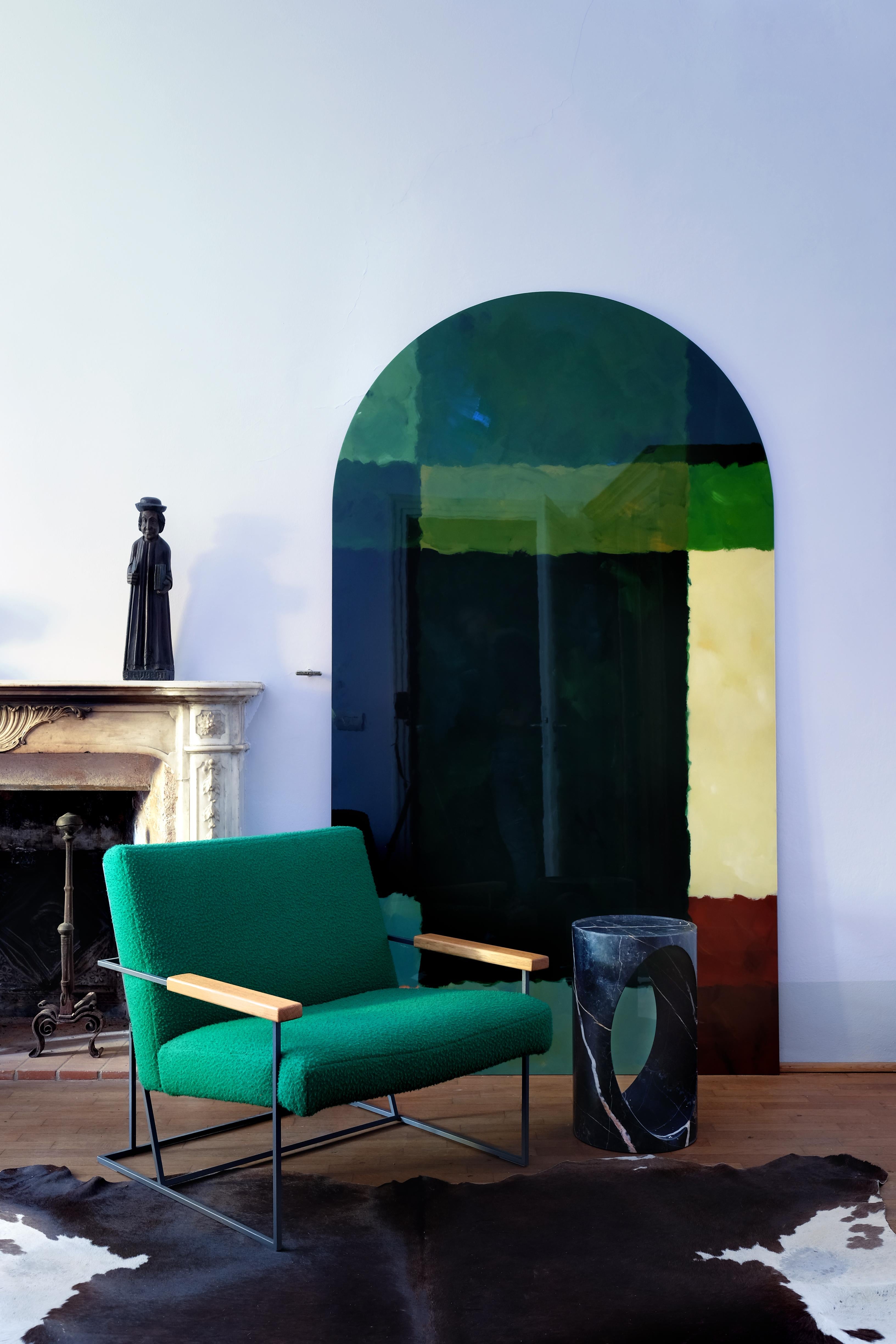 Sculpté Table d'appoint sculpturale moderne en marbre de Saint Laurent du 21e siècle provenant d'un bloc en vente