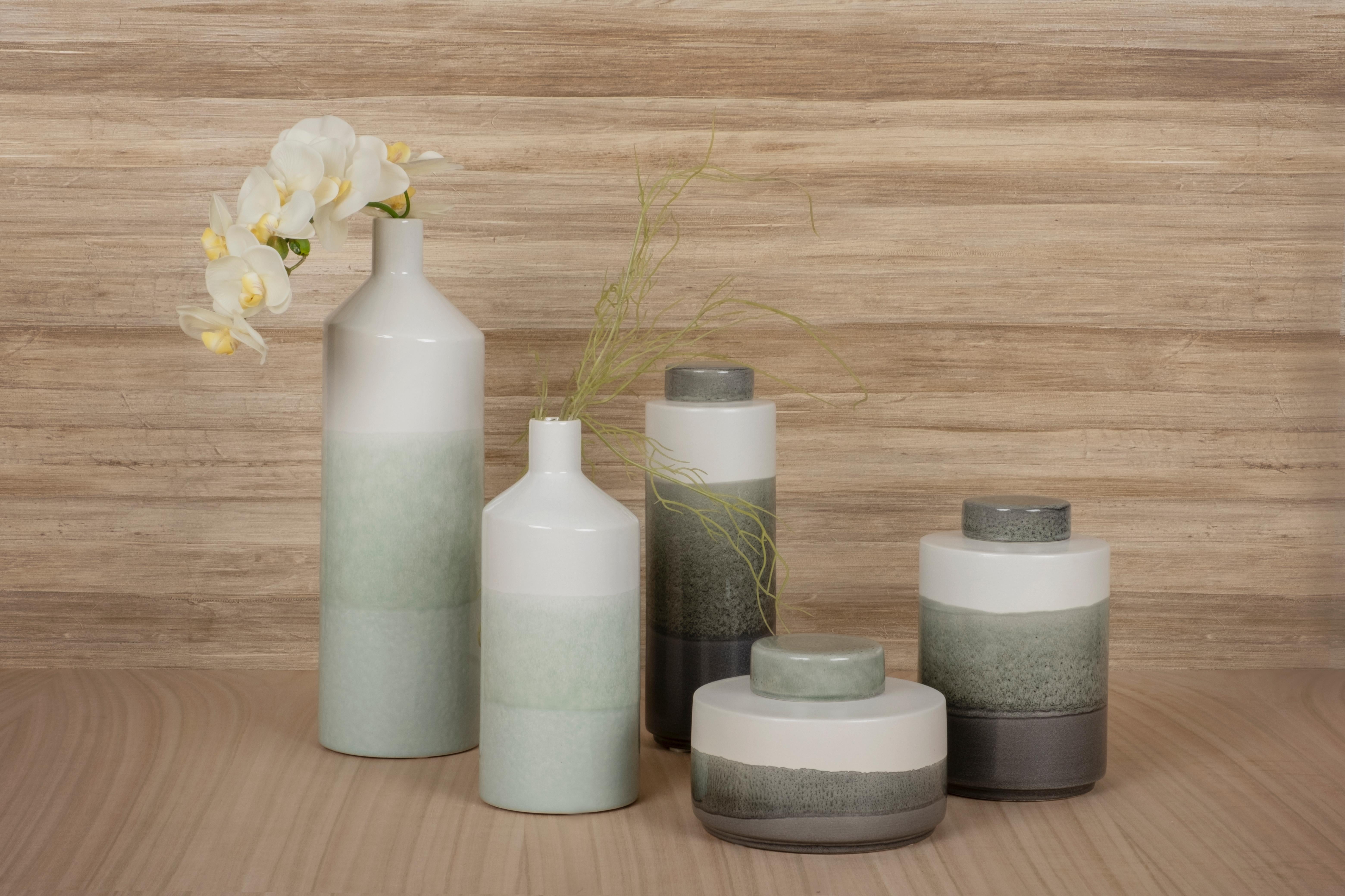 Moderno Set/5 vasi in ceramica, bianco e grigio, fatti a mano in Portogallo da Lusitanus Home in vendita