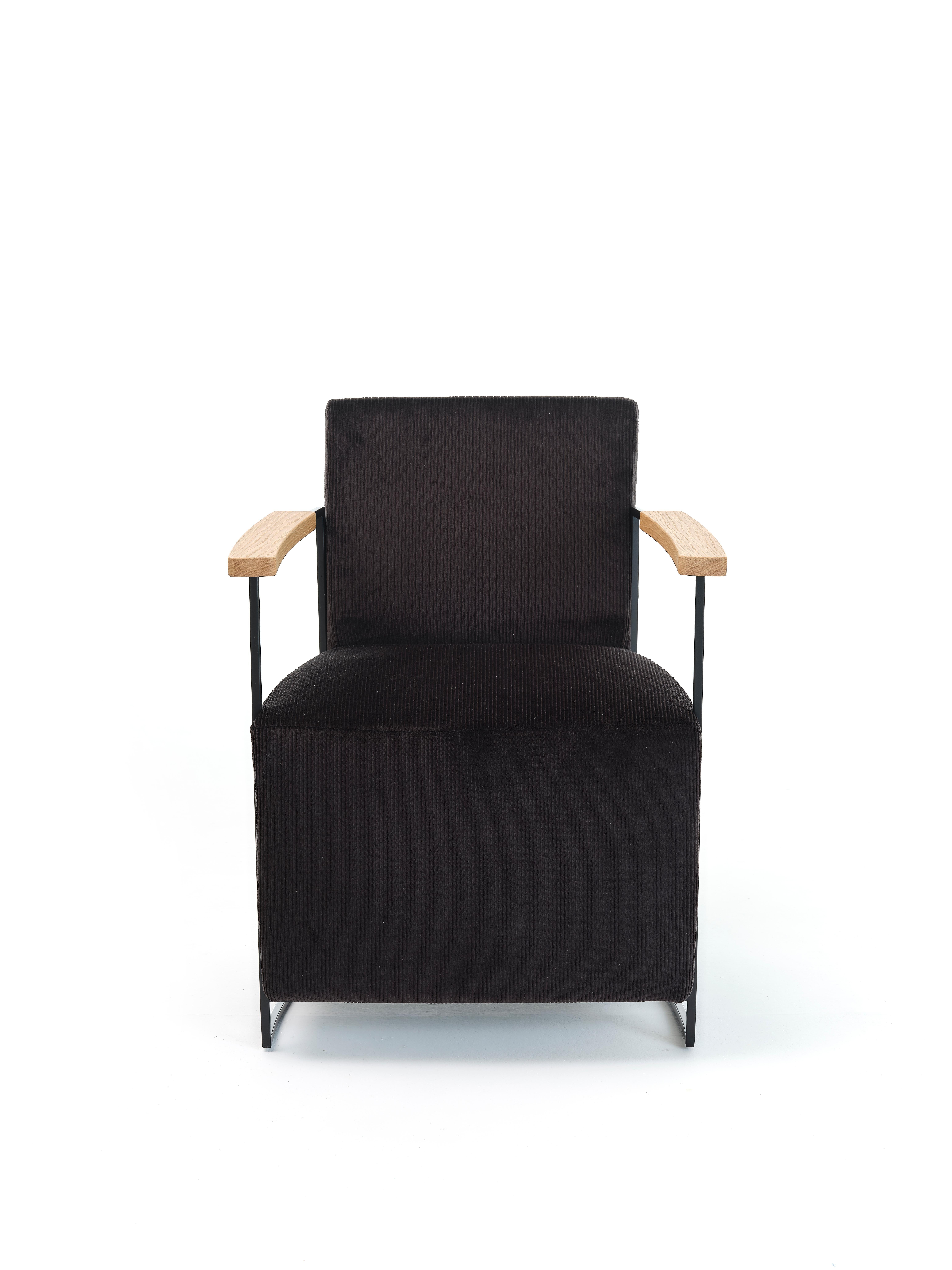 Sillón moderno del siglo XXI de pana de algodón con reposabrazos de roble macizo Moderno en venta