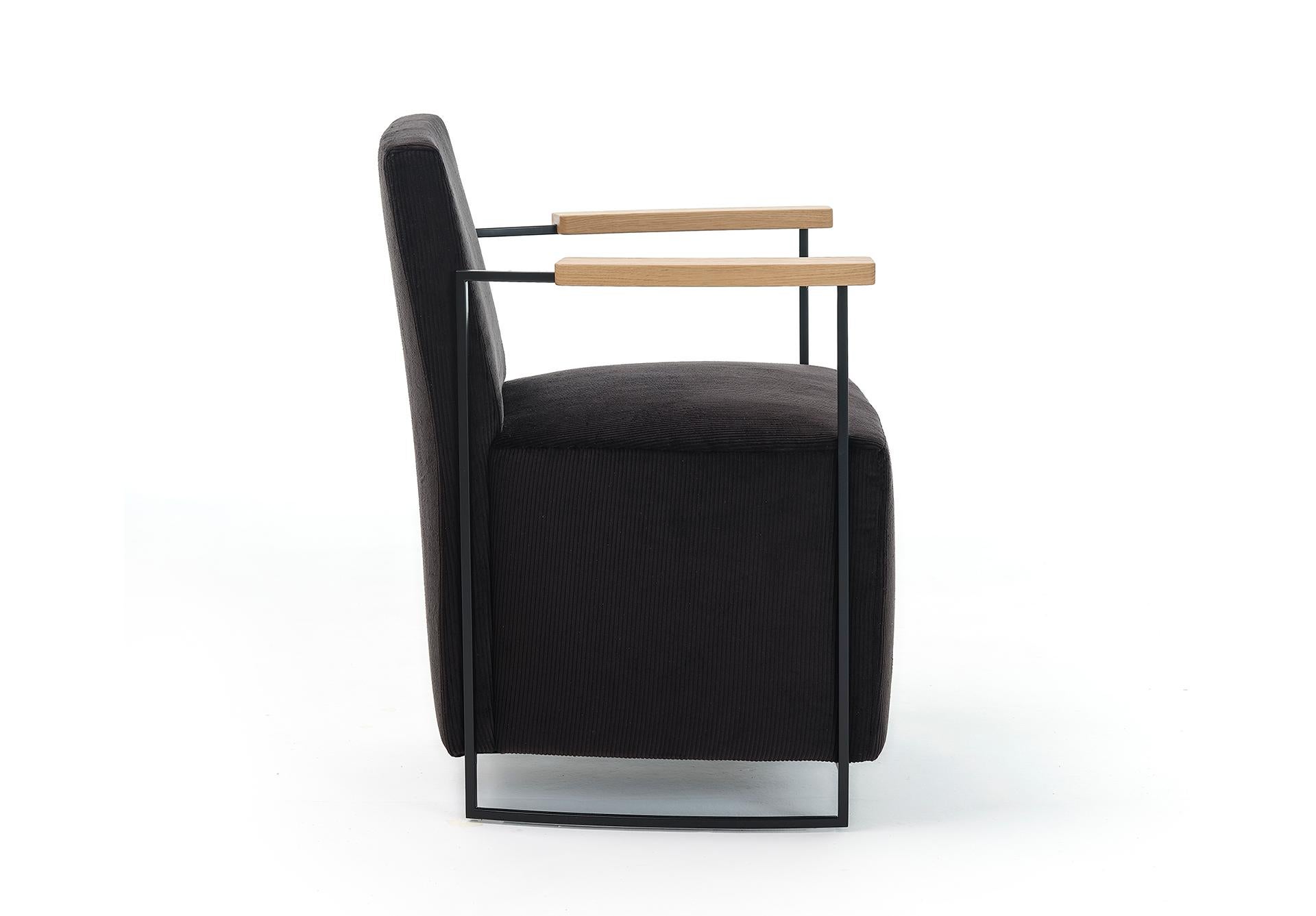 Sillón moderno del siglo XXI de pana de algodón con reposabrazos de roble macizo Italiano en venta