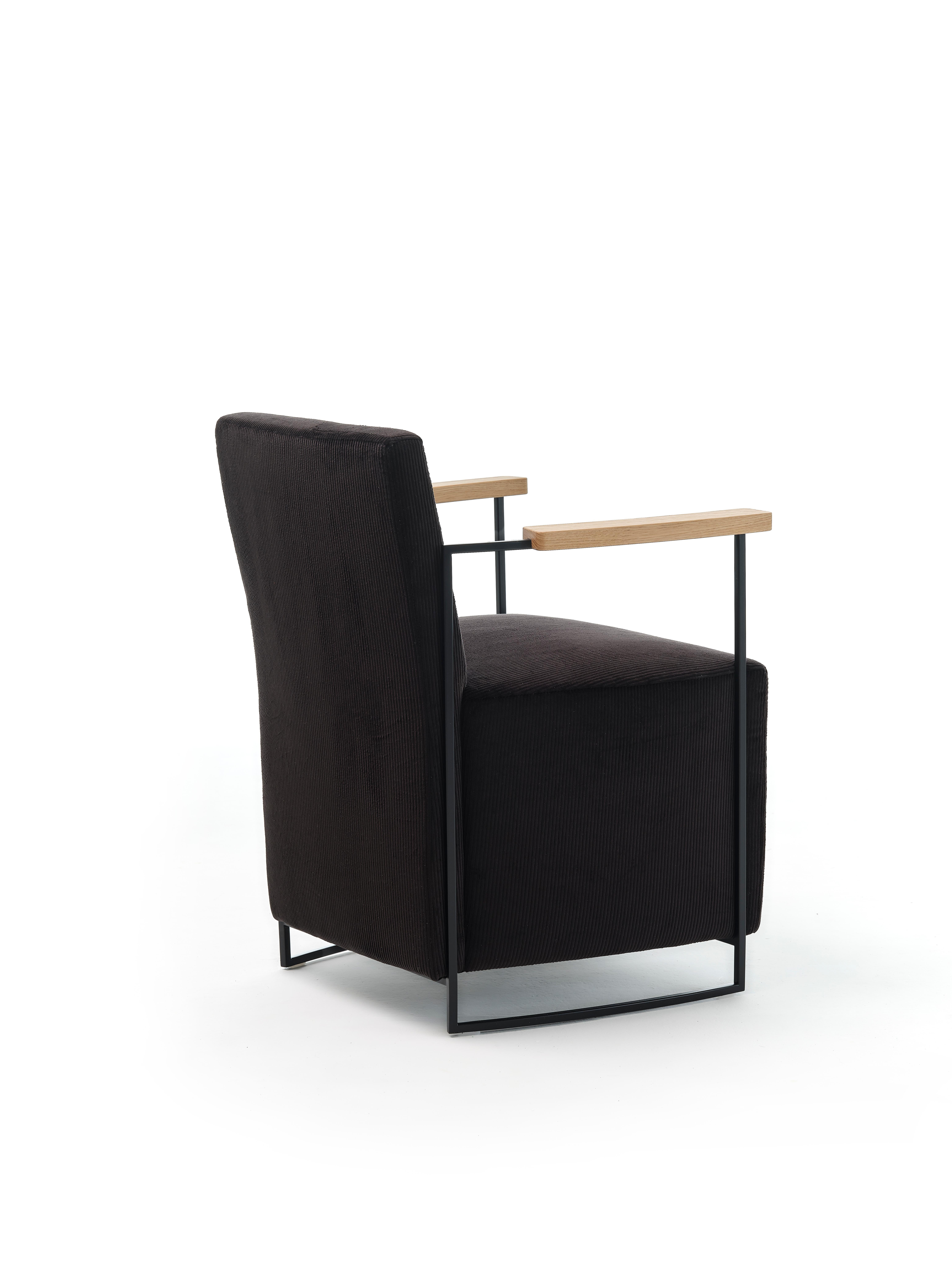 Sillón moderno del siglo XXI de pana de algodón con reposabrazos de roble macizo Recubrimiento de polvo en venta