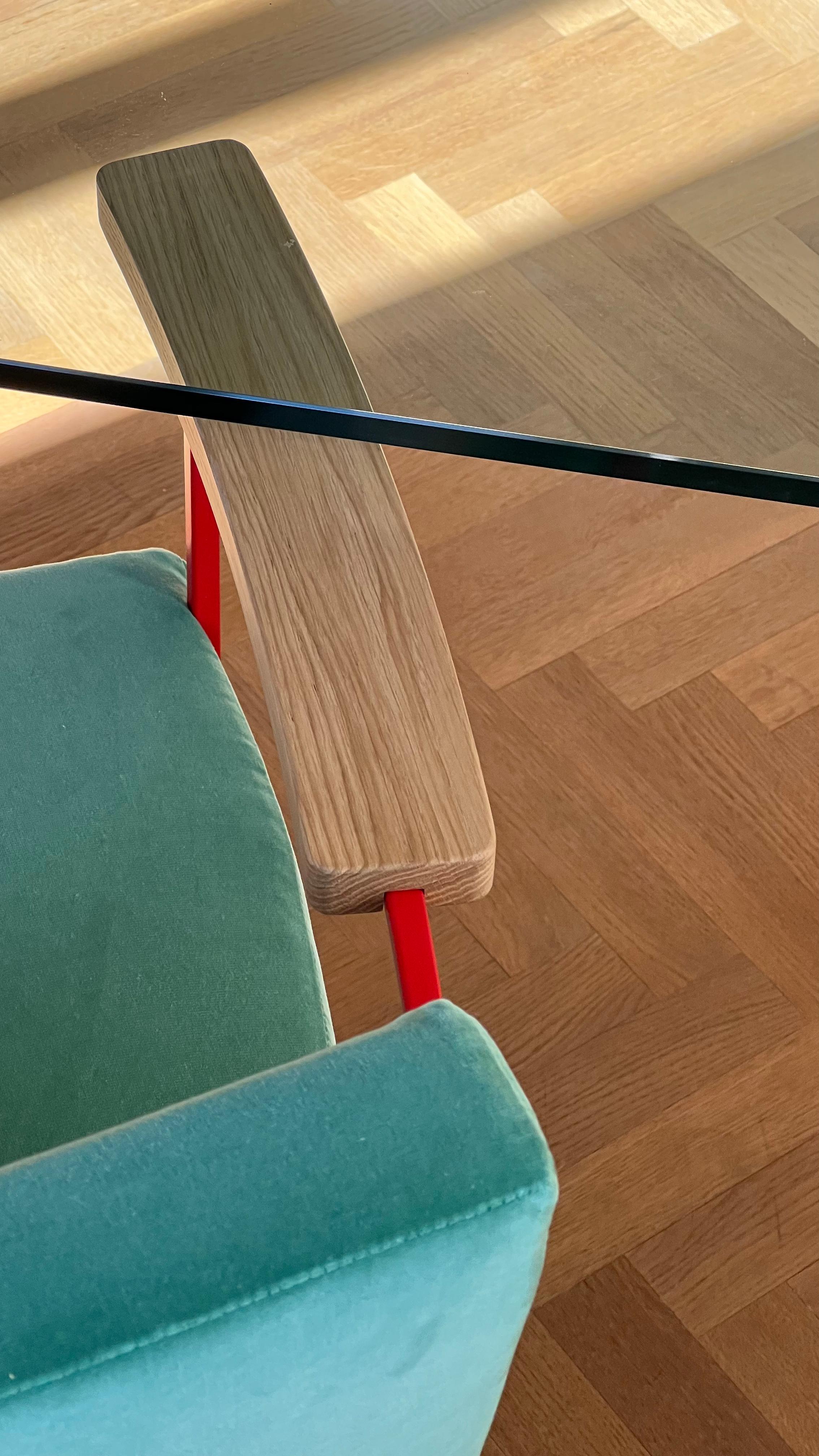 Sillón moderno del siglo XXI en terciopelo de algodón con reposabrazos de roble macizo en venta 3