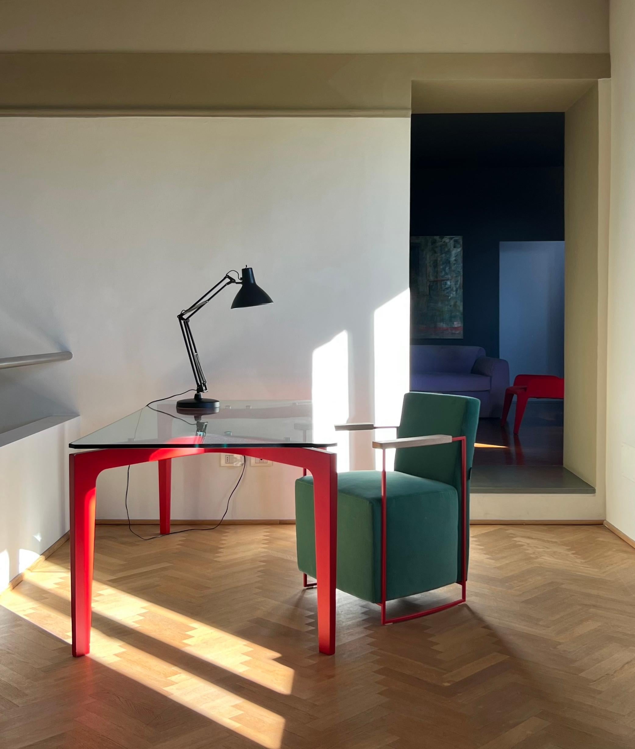 Sillón moderno del siglo XXI en terciopelo de algodón con reposabrazos de roble macizo en venta 4