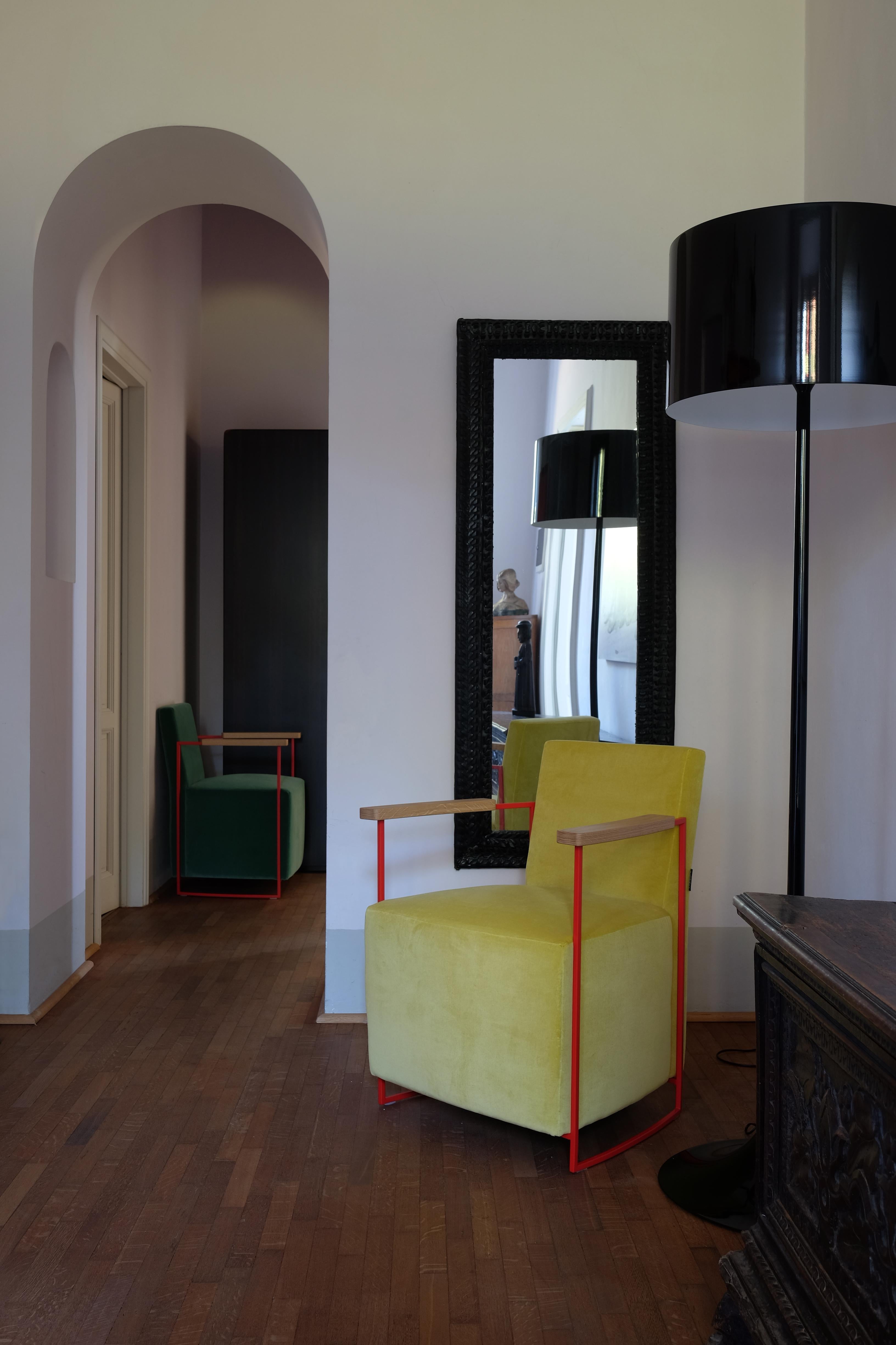 Sillón moderno del siglo XXI en terciopelo de algodón con reposabrazos de roble macizo en venta 5