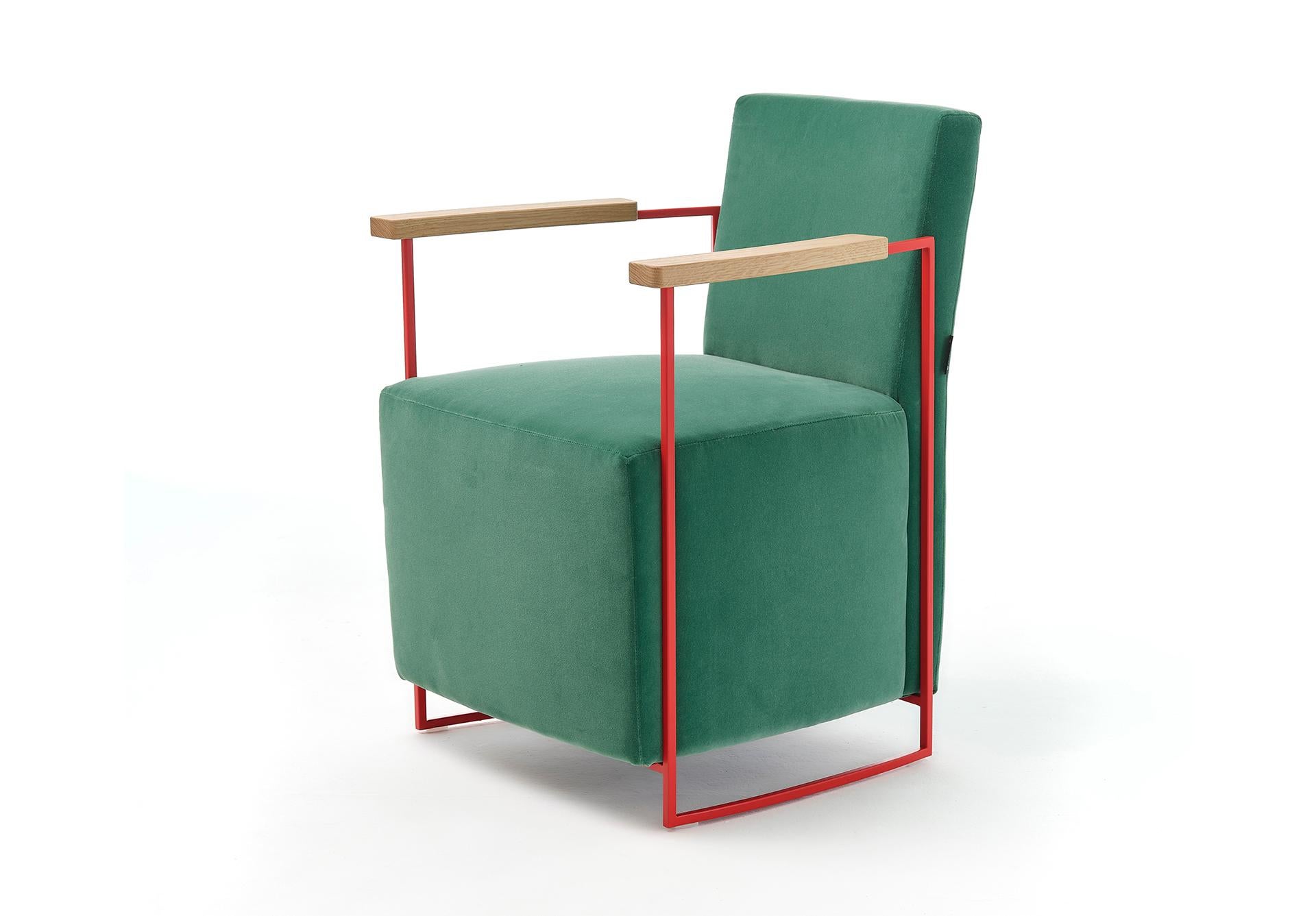 Sillón moderno del siglo XXI en terciopelo de algodón con reposabrazos de roble macizo en Nuevo estado para la venta en Milan, IT