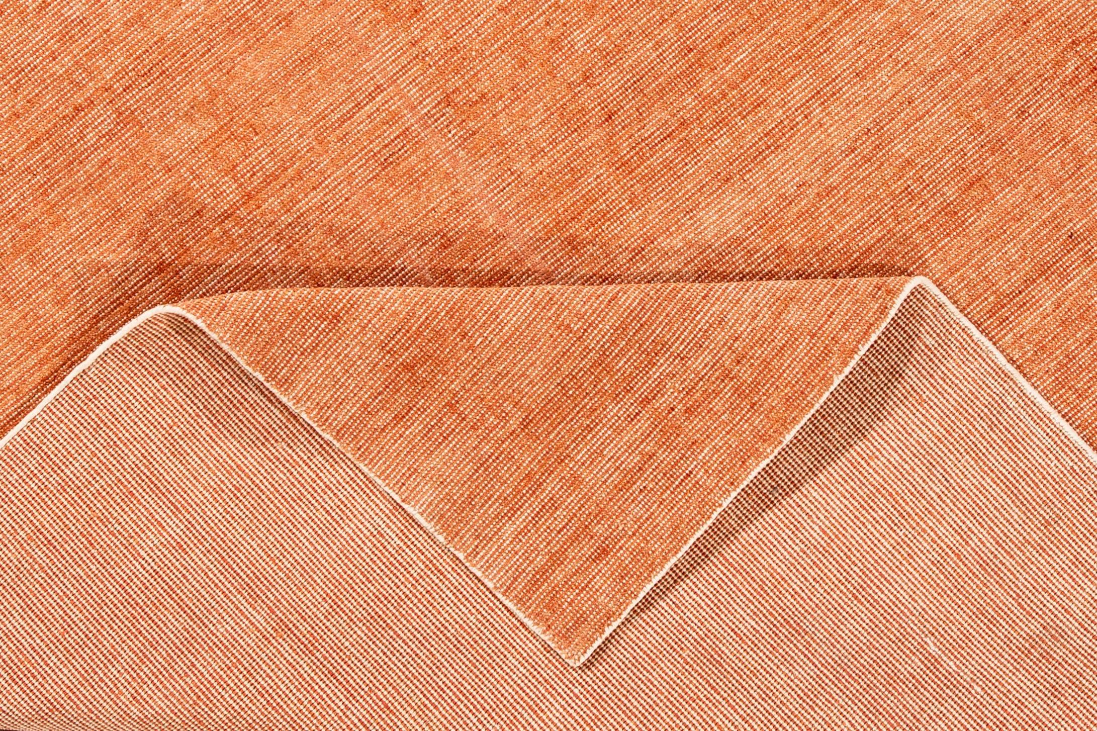 Apadana Orange Moderner Boho-Teppich aus Bambus/Seide, handgefertigt im Zustand „Neu“ im Angebot in Norwalk, CT