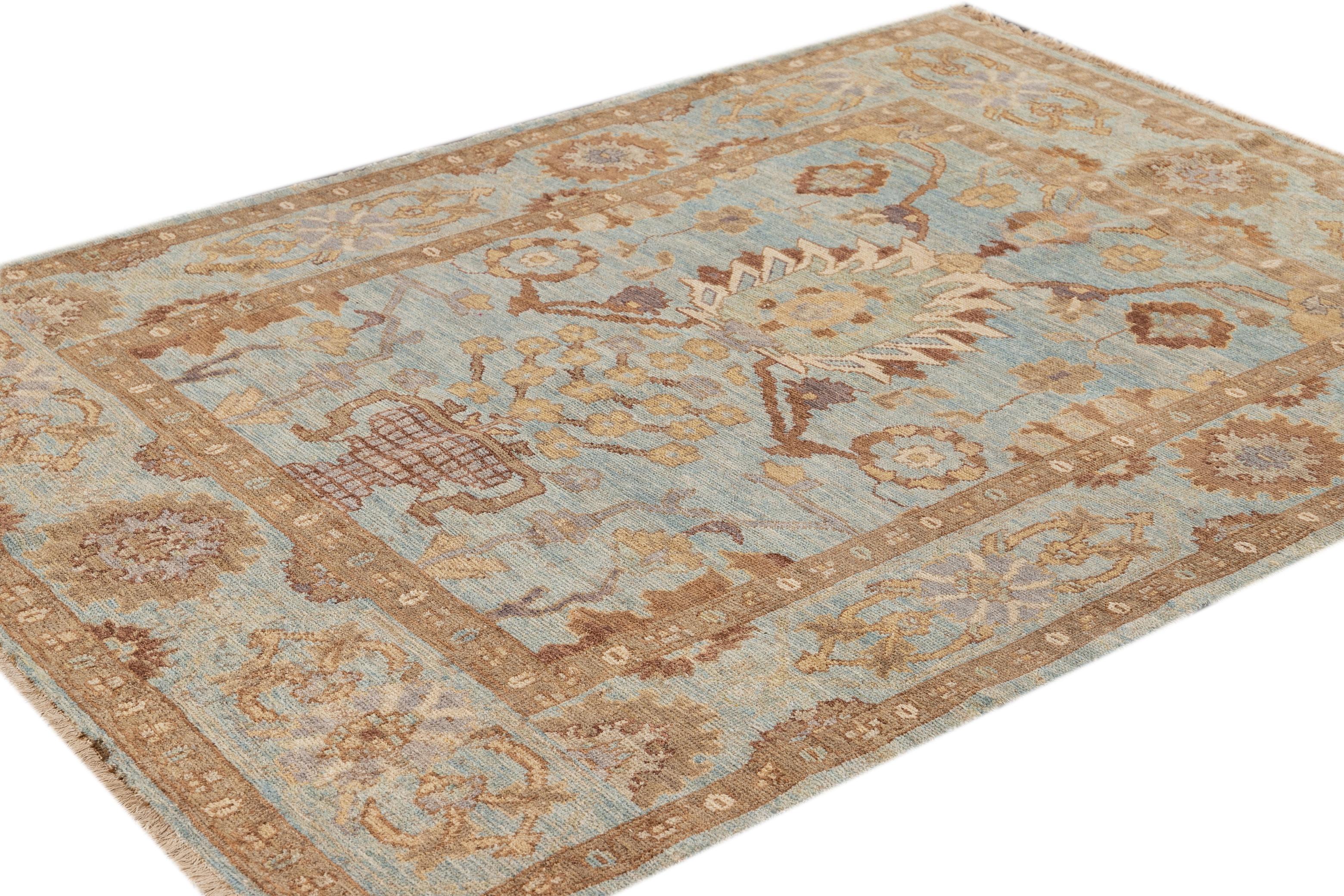 21st Century Modern Square Persian Sultanabad Rug In New Condition For Sale In Norwalk, CT