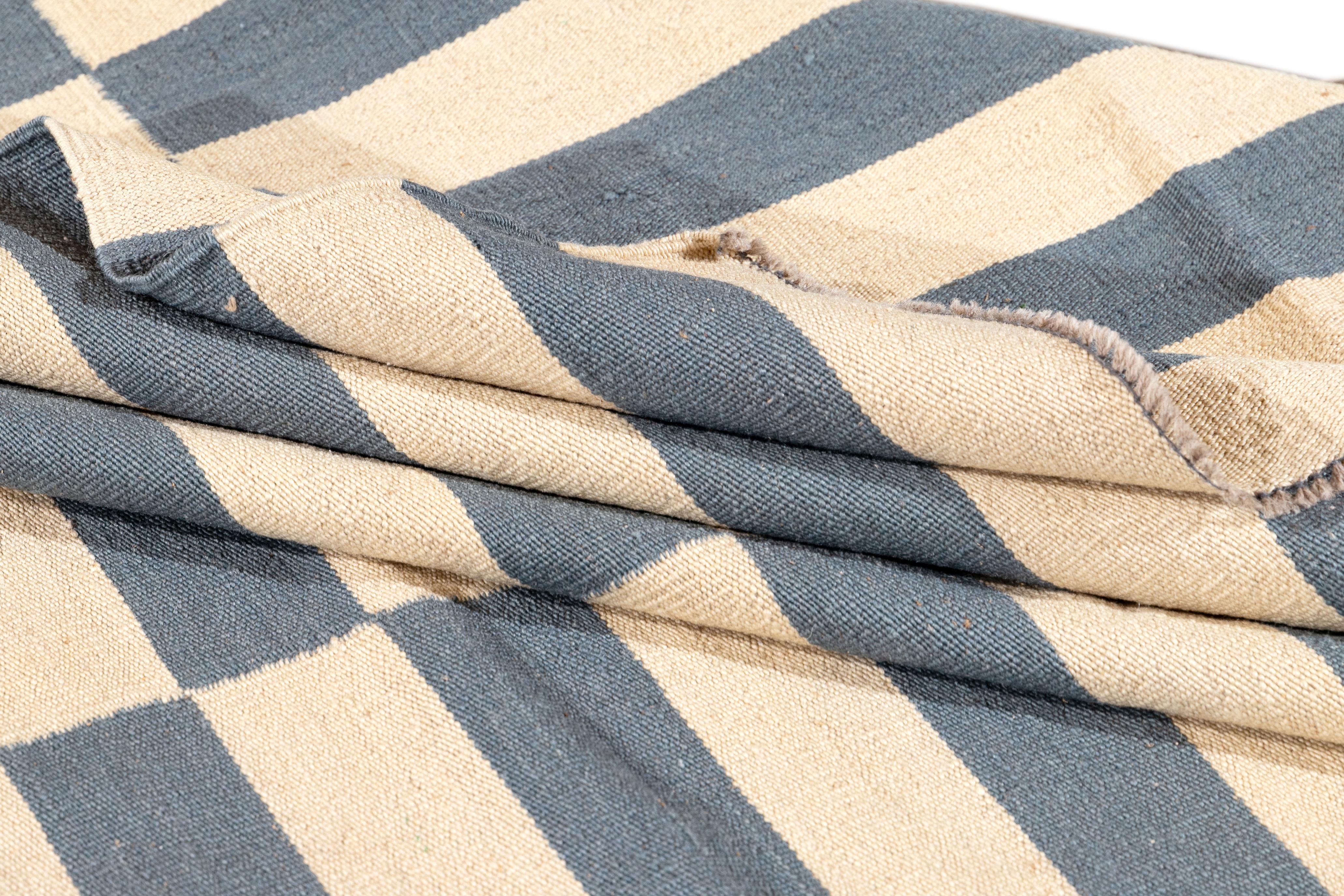 21st Century Modern Striped Flat-Weave Kilim Rug In New Condition For Sale In Norwalk, CT