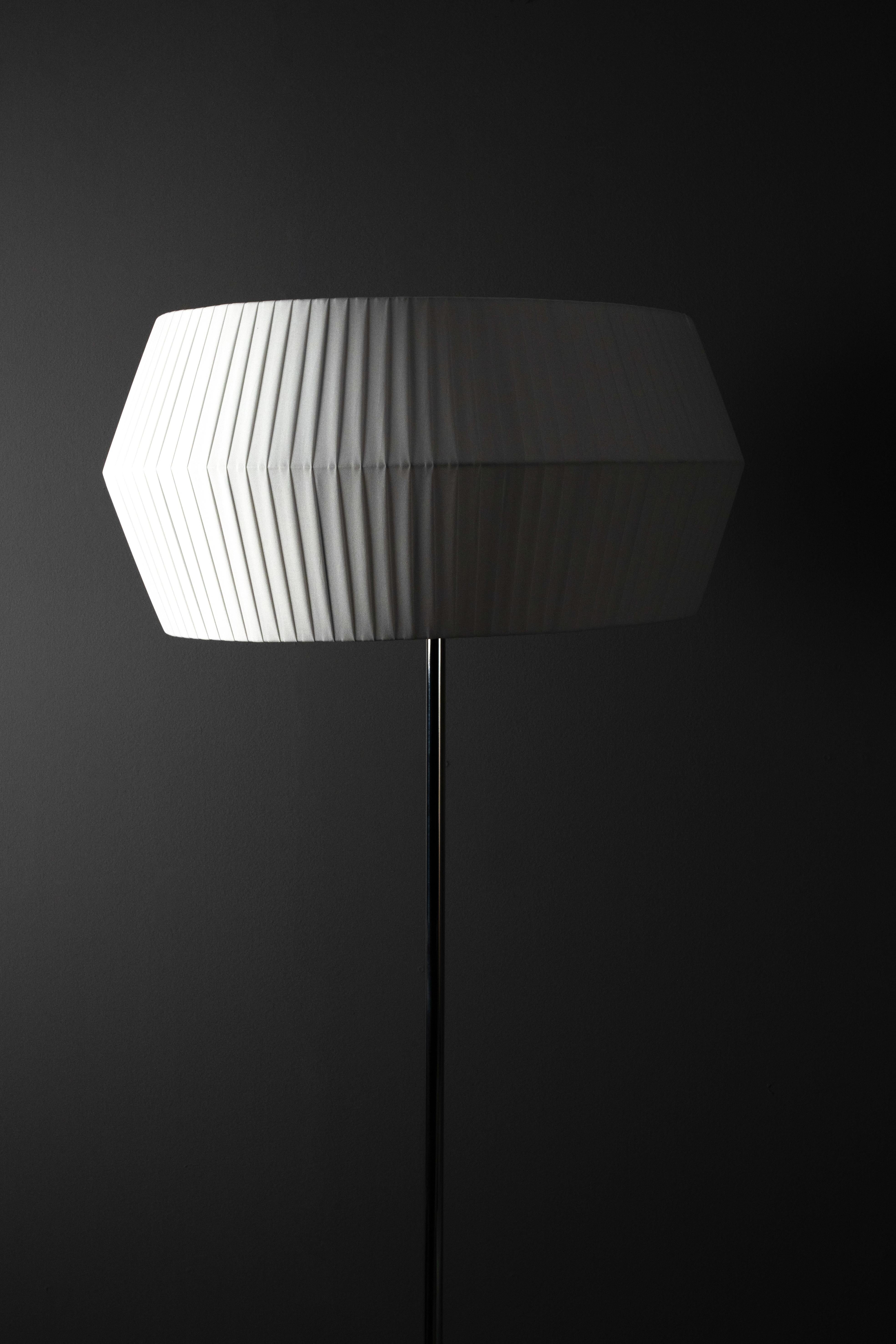 Modern Sublime Floor Lamp, White Silk Marble, Handmade in Portugal by Greenapple For Sale 2