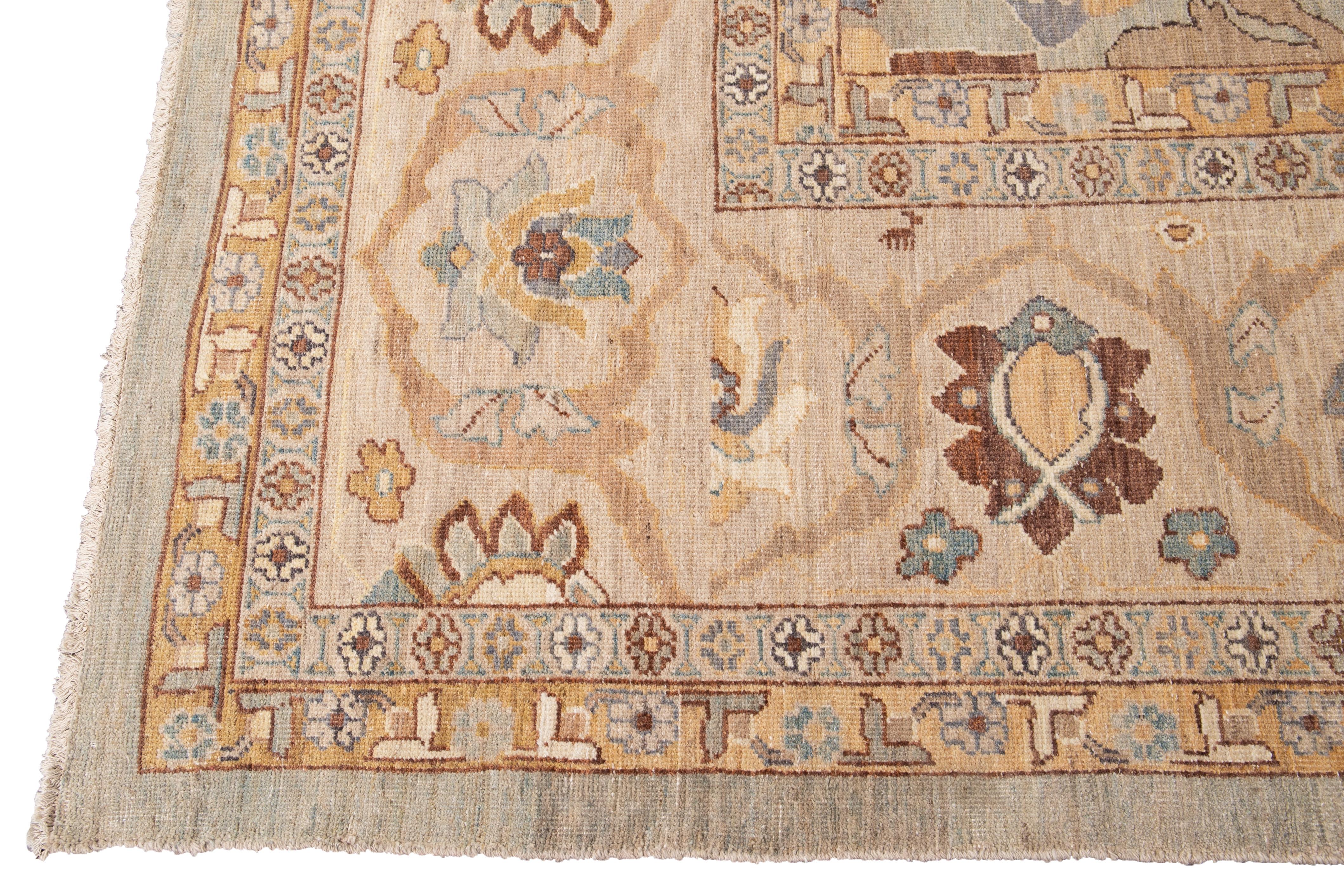 Modern Sultanabad Oversize Handmade Floral Beige And Gray Wool Rug In New Condition For Sale In Norwalk, CT
