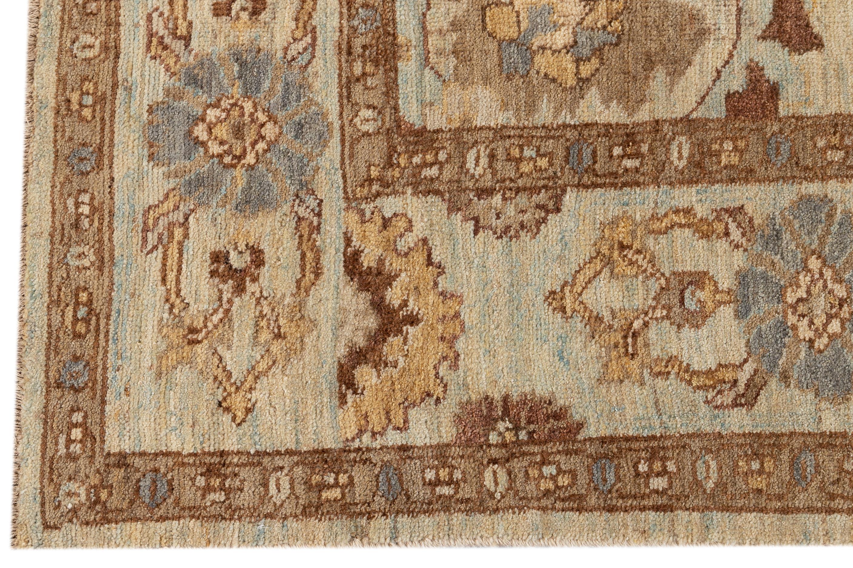 21st Century Modern Sultanabad Rug In New Condition For Sale In Norwalk, CT