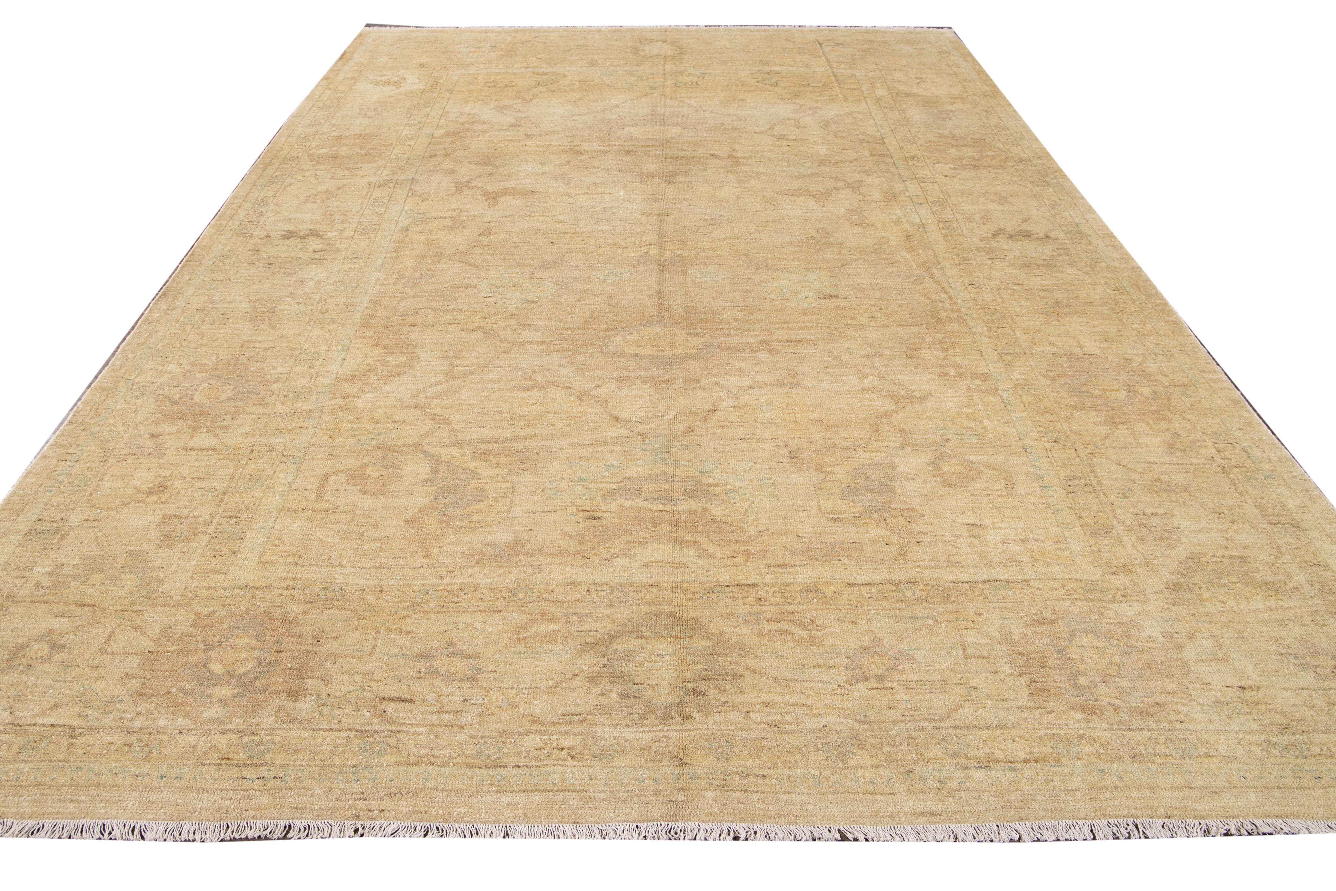 21st Century Modern Sultanabad Rug For Sale 1