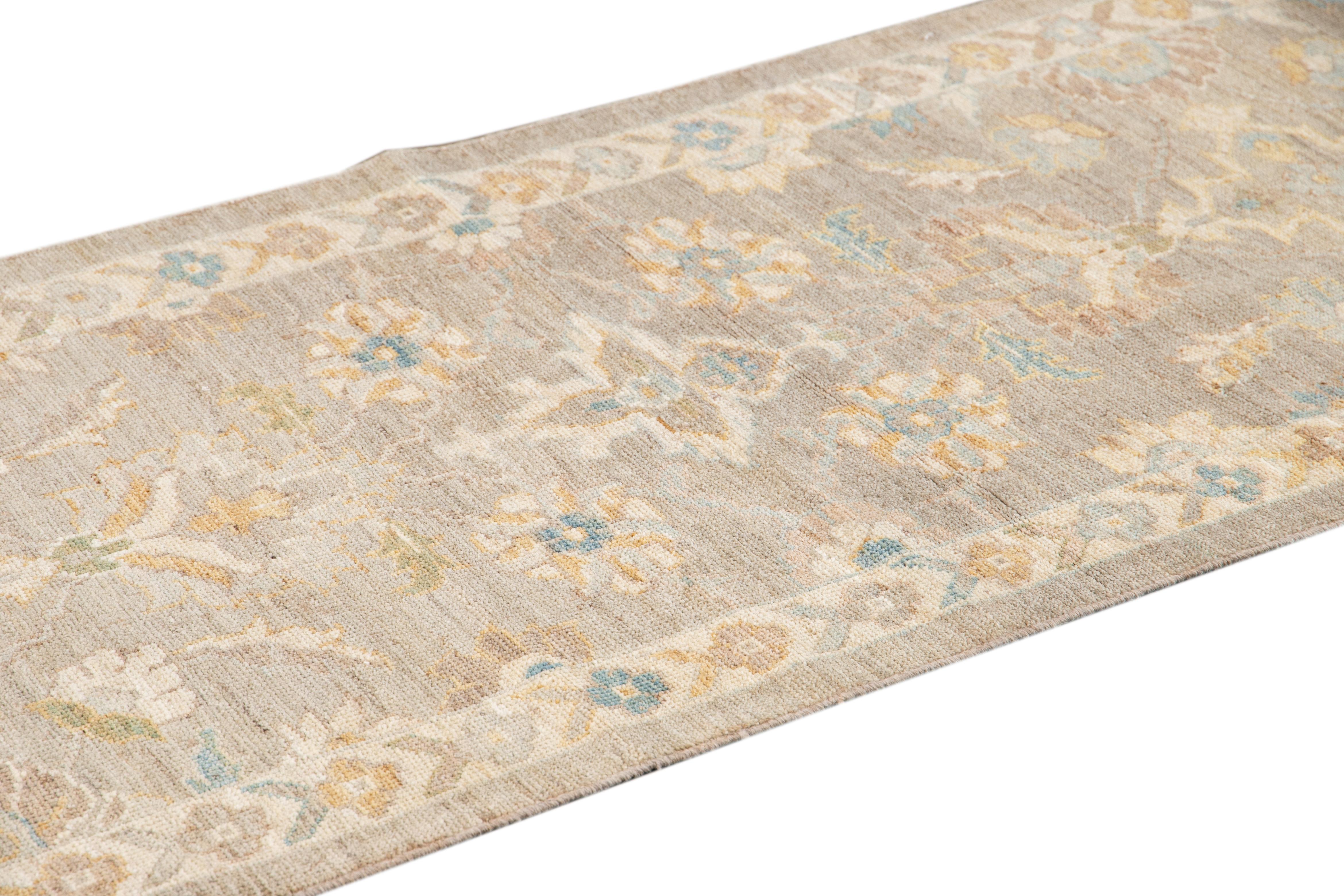 Gray Contemporary Sultanabad Wool Runner with Allover Floral Motif For Sale 5