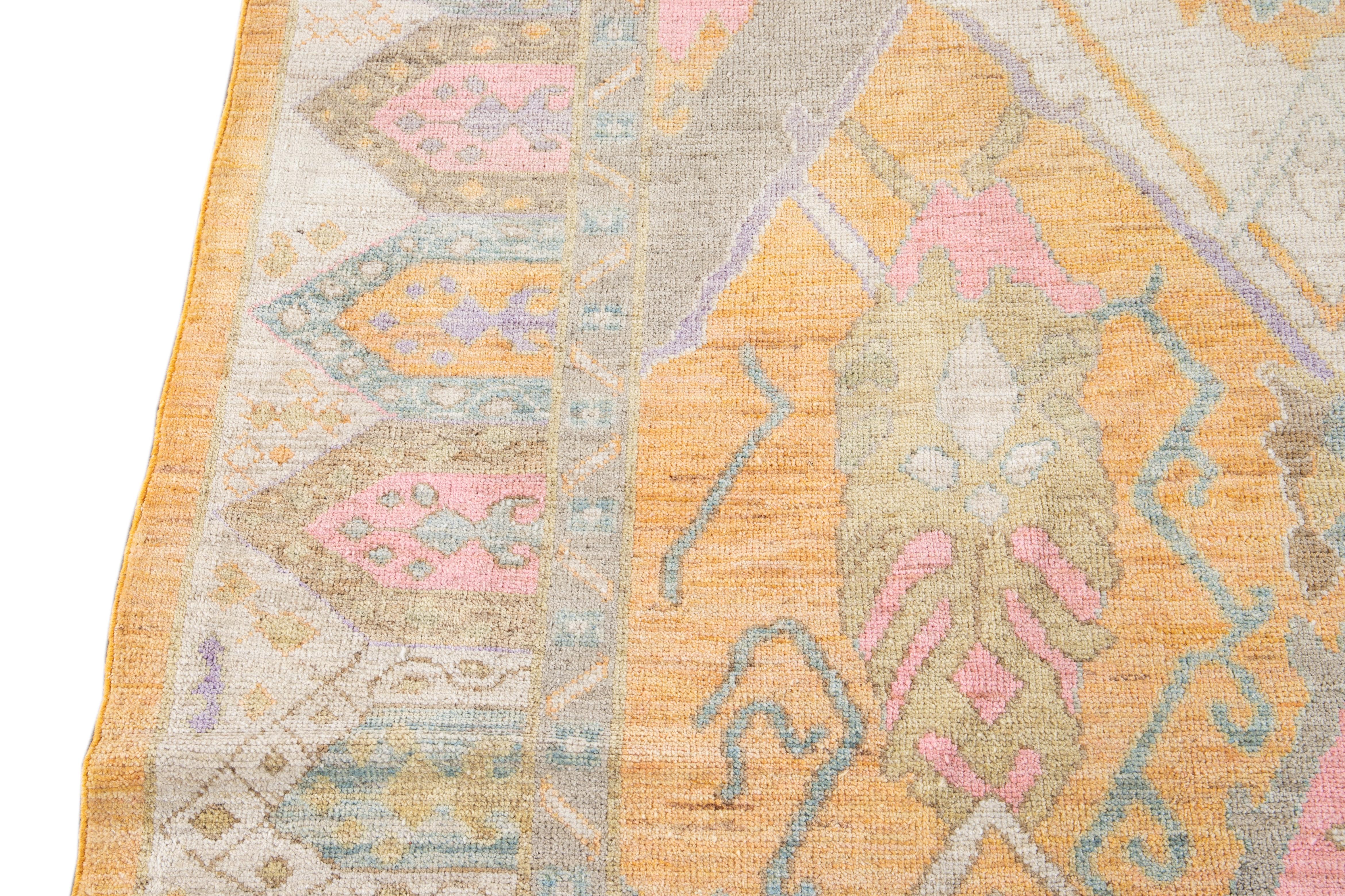 21st Century Modern Sultanabad Wool Rug For Sale 6