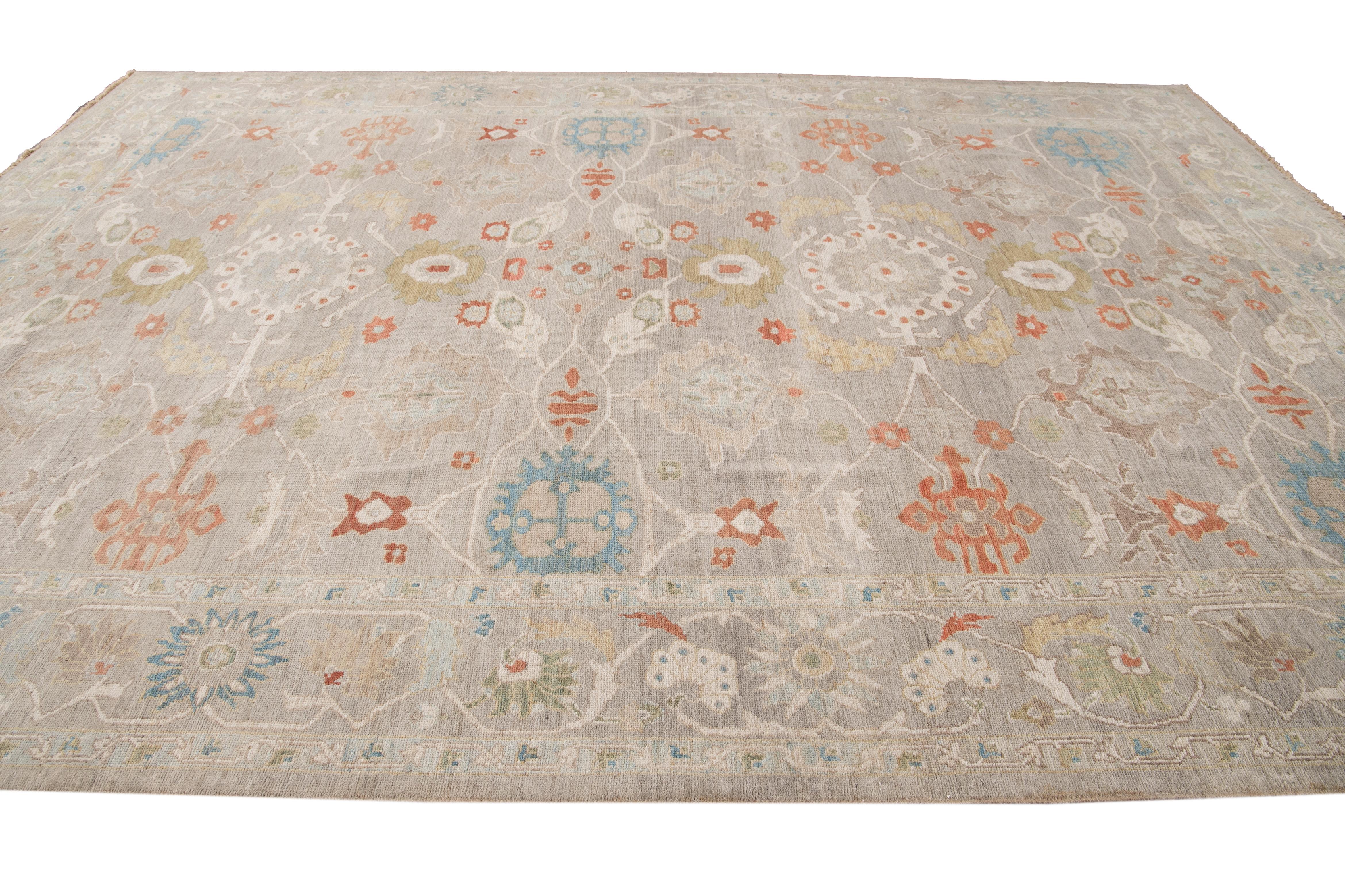 21st Century Modern Sultanabad Wool Rug For Sale 7