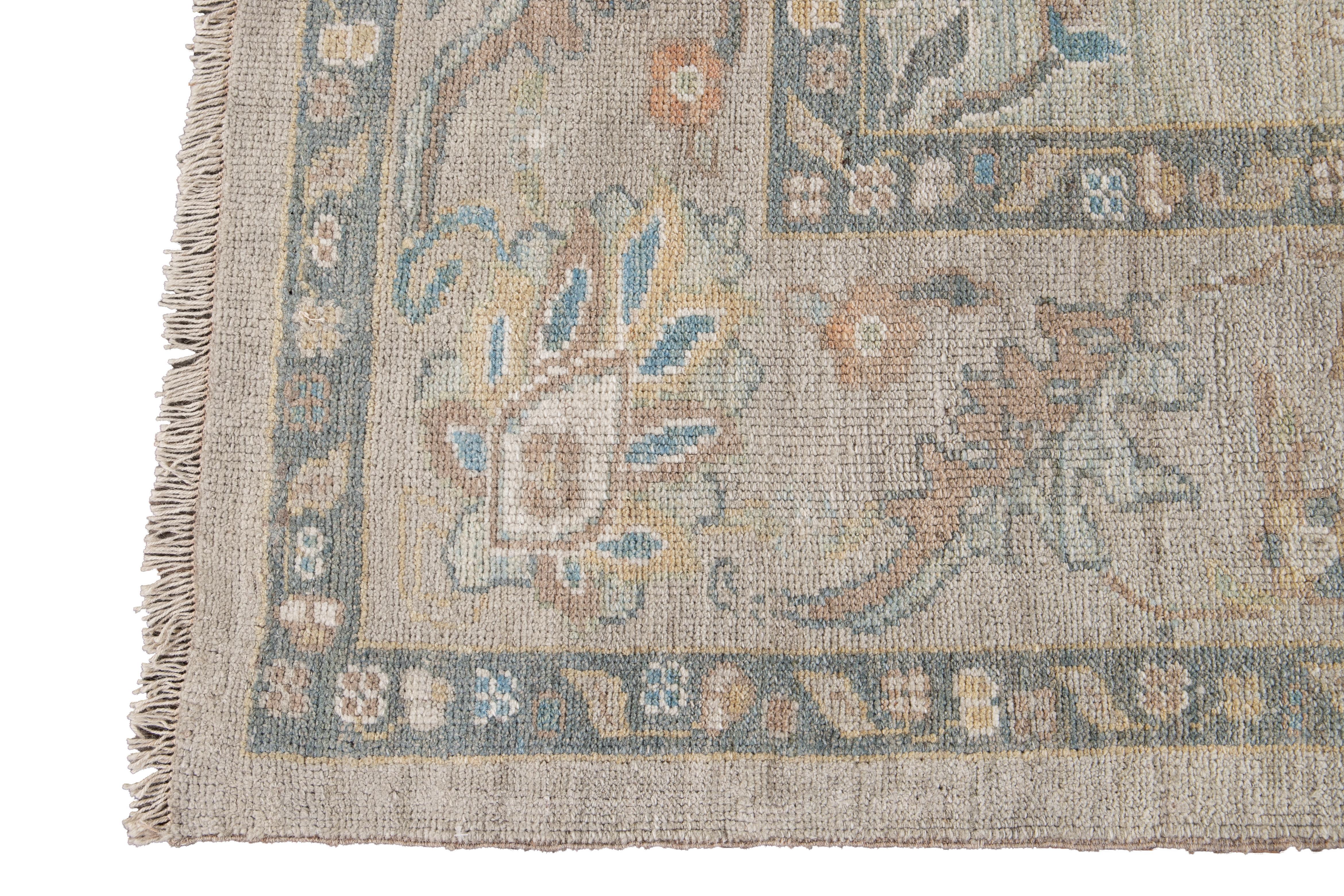 Hand-Knotted 21st Century Modern Sultanabad Wool Rug For Sale