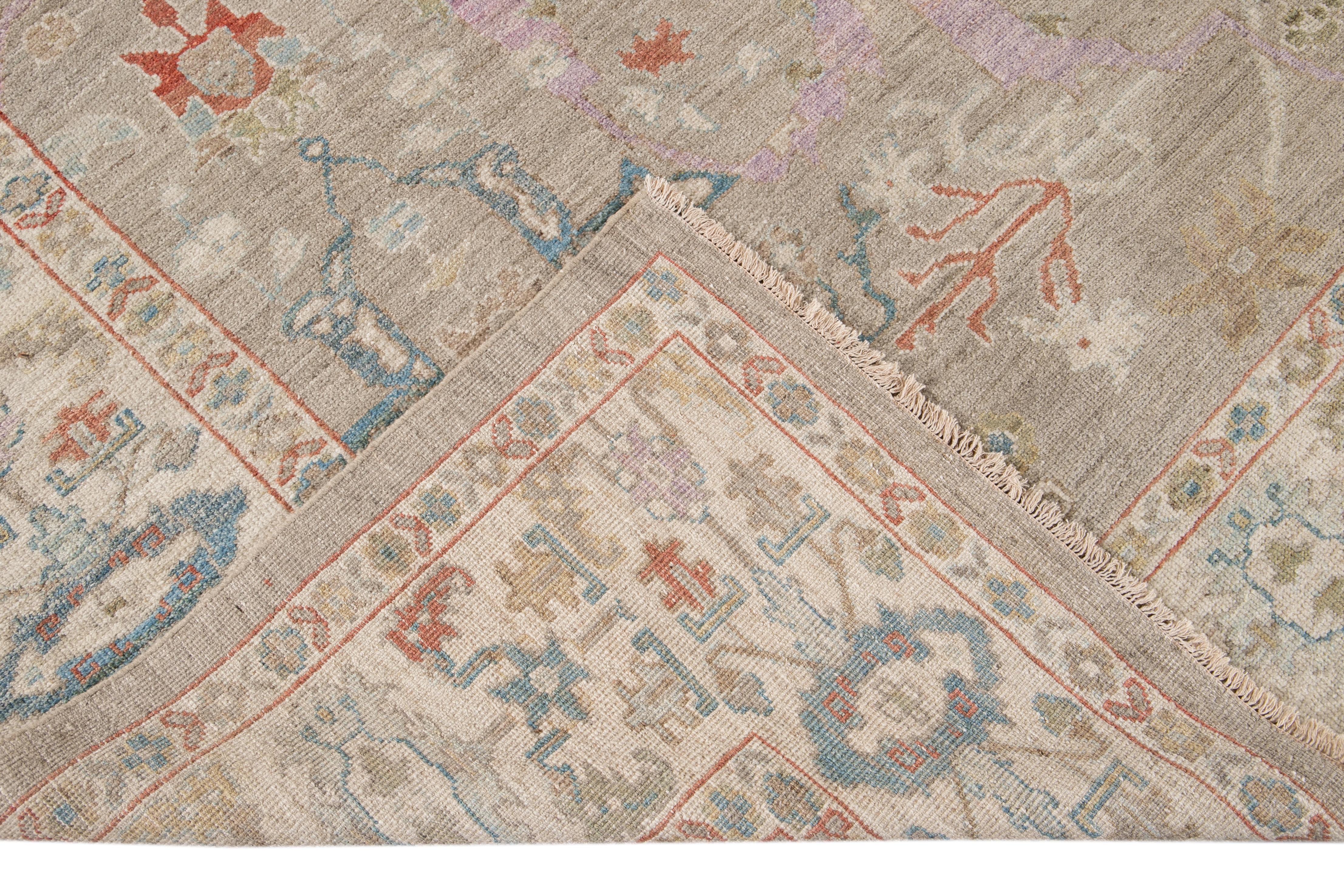 Hand-Knotted 21st Century Modern Sultanabad Wool Rug For Sale