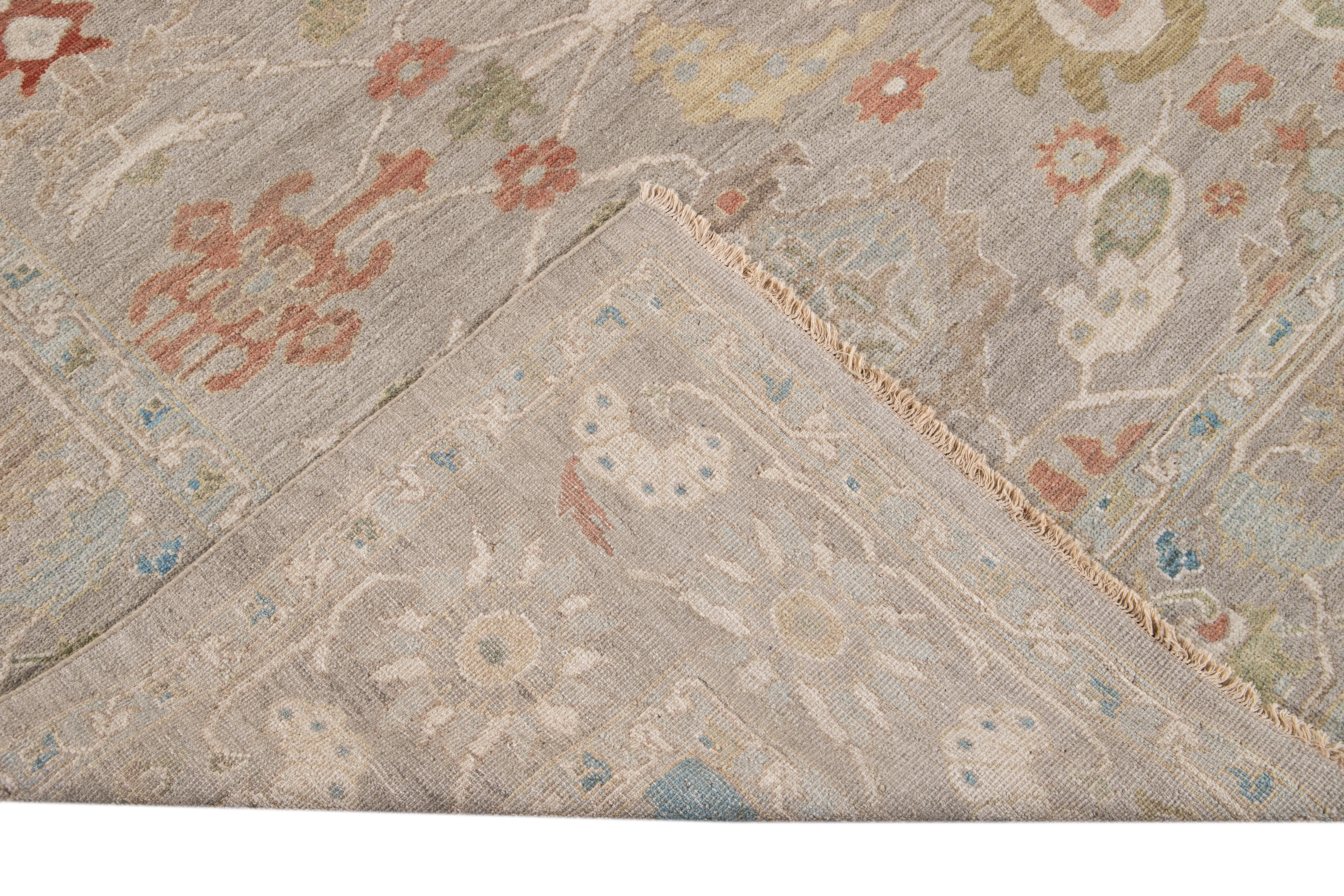 Hand-Knotted 21st Century Modern Sultanabad Wool Rug For Sale