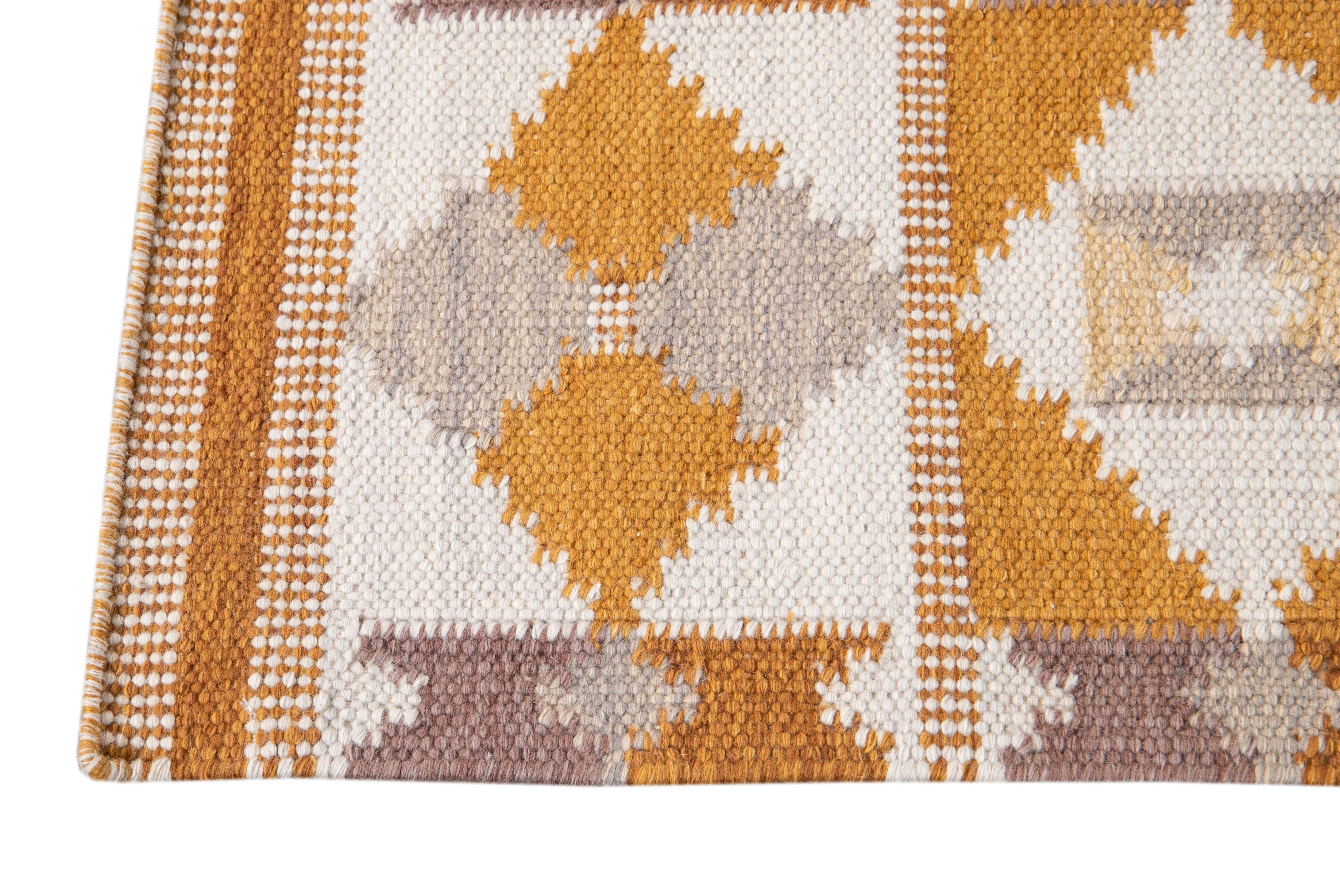 21st Century Modern Swedish Style Wool Runner Rug (Indisch) im Angebot