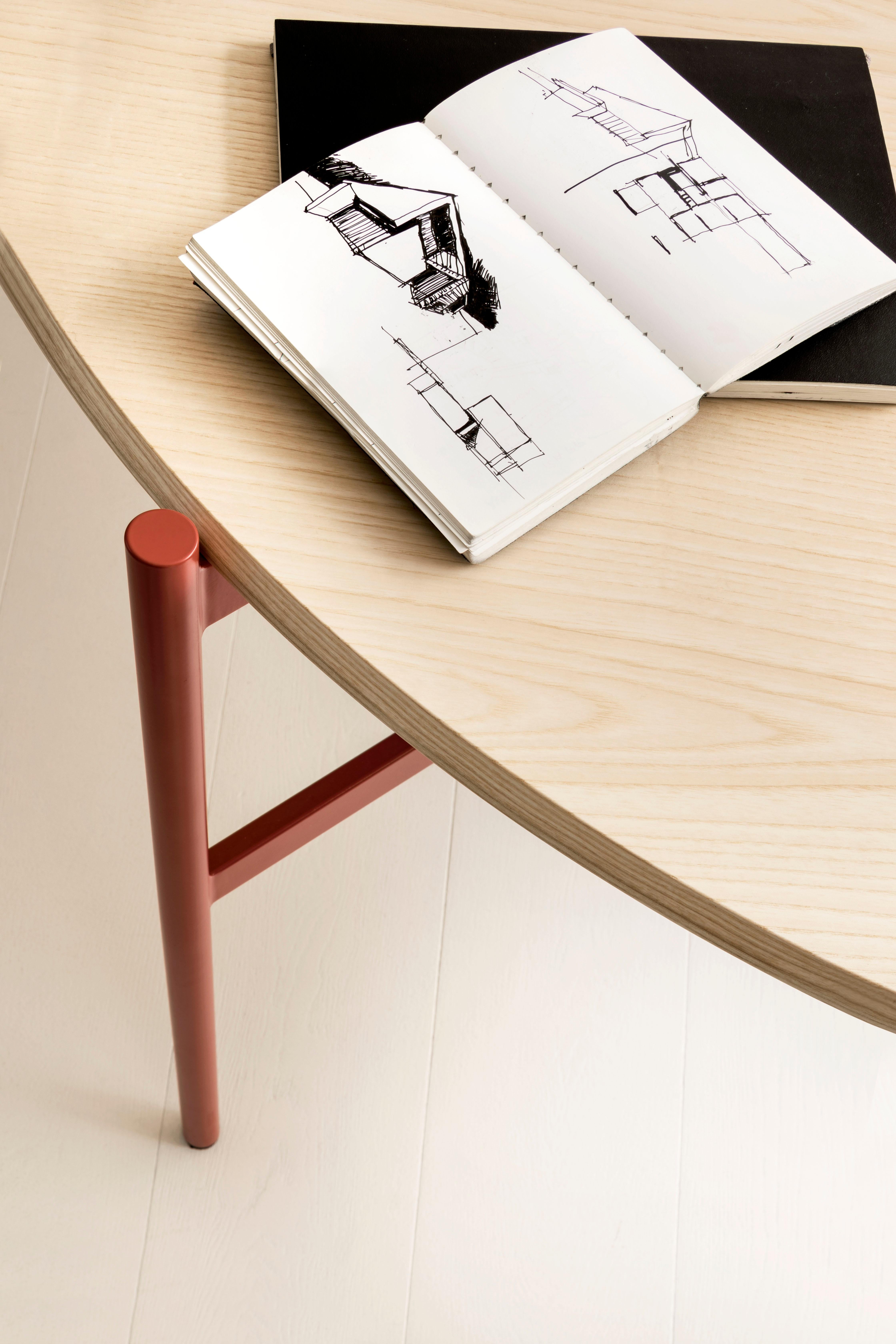 21st Century Modern Table Red MDF Top with Solid Wood Edge Blade Made in Italy For Sale 1