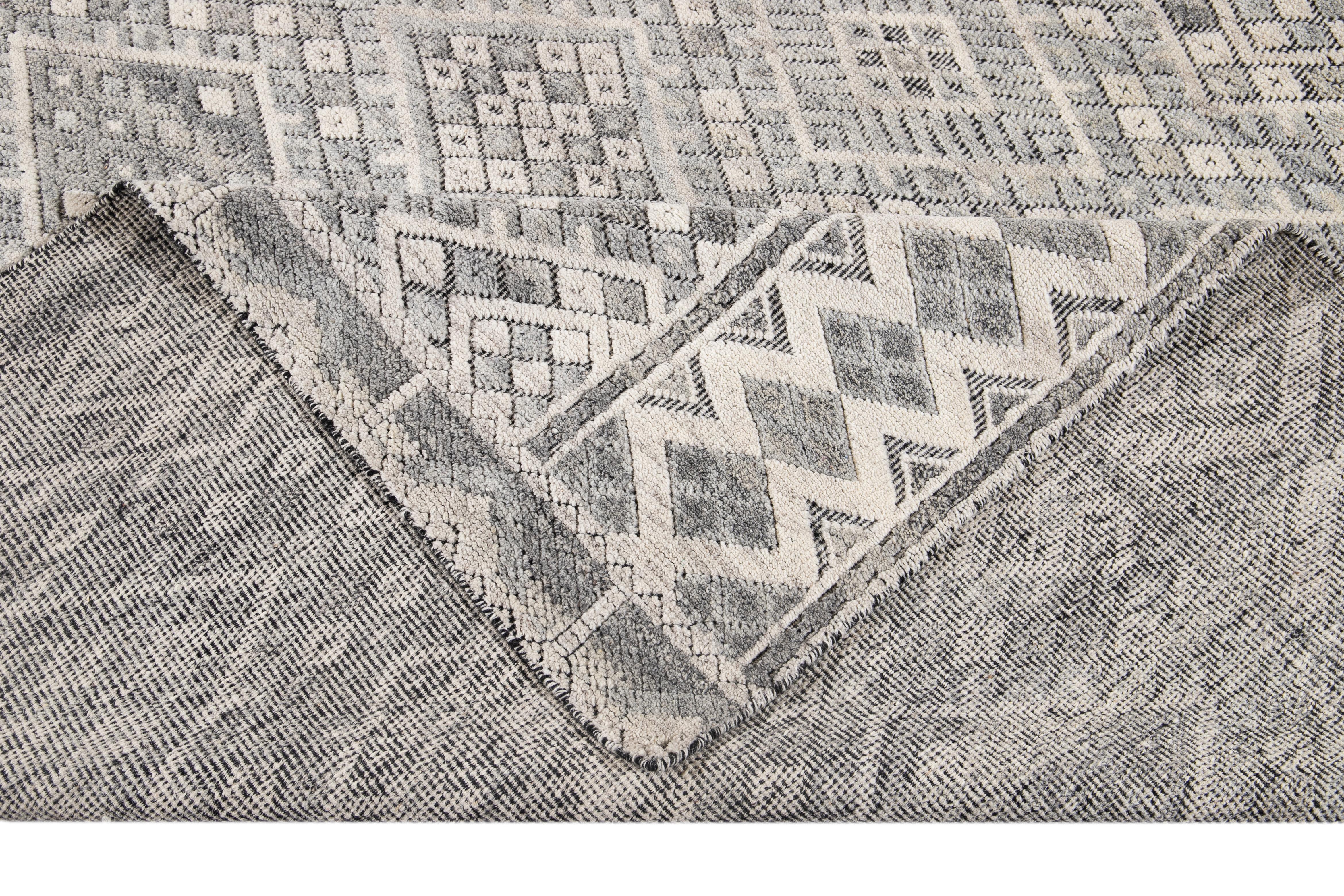 21st Century Modern Textured High Low Wool Rug For Sale 6