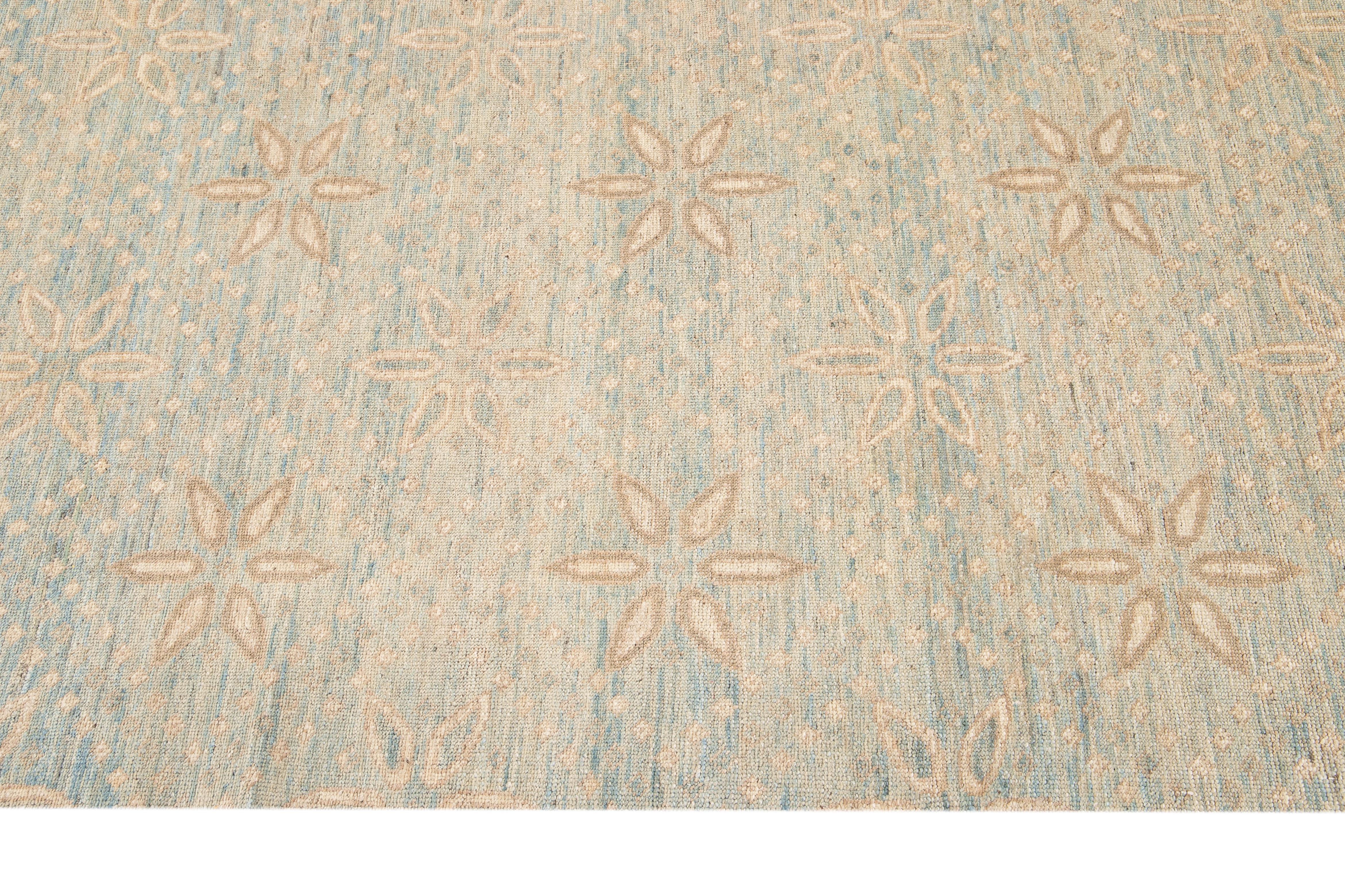 Indian 21st Century Modern Transitional Wool Rug For Sale