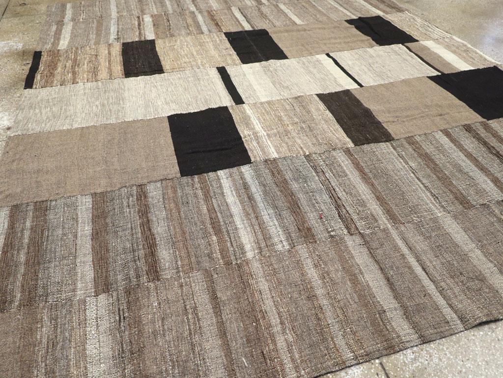 21st Century Modern Turkish Flatweave Square Room Size Carpet im Zustand „Neu“ im Angebot in New York, NY