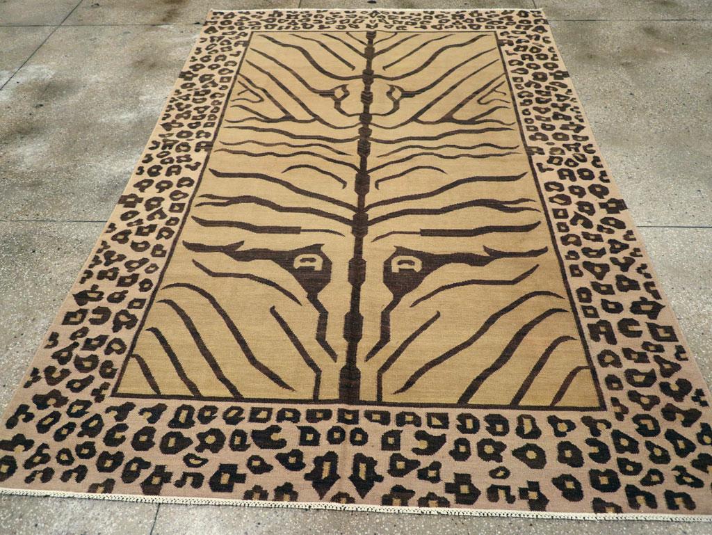This 21st century Turkish Flatweave Kilim rug, measuring 6' 6