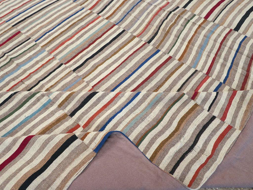 21st Century Modern Turkish Flatweave Kilim Oversize Square Carpet (21. Jahrhundert und zeitgenössisch) im Angebot