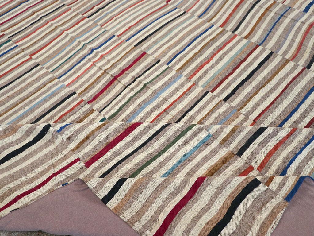21st Century Modern Turkish Flatweave Kilim Oversize Square Carpet (Wolle) im Angebot