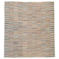 21st Century Modern Turkish Flatweave Kilim Oversize Square Carpet (tapis carré surdimensionné à tissage plat)