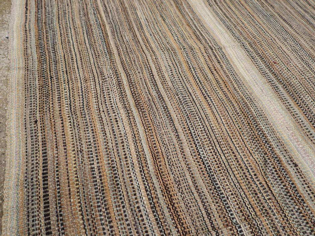 Turc 21st Century Modern Turkish Flatweave Kilim Room Size Carpet (tapis turc tissé à plat du 21e siècle) en vente