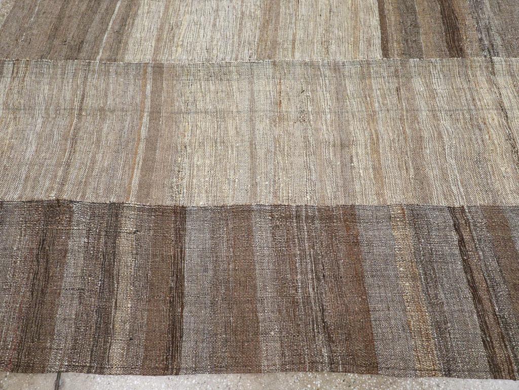 Alfombra Turca Moderna Kilim de Tejido Plano del Siglo XXI Tamaño de la Habitación en Nuevo estado para la venta en New York, NY