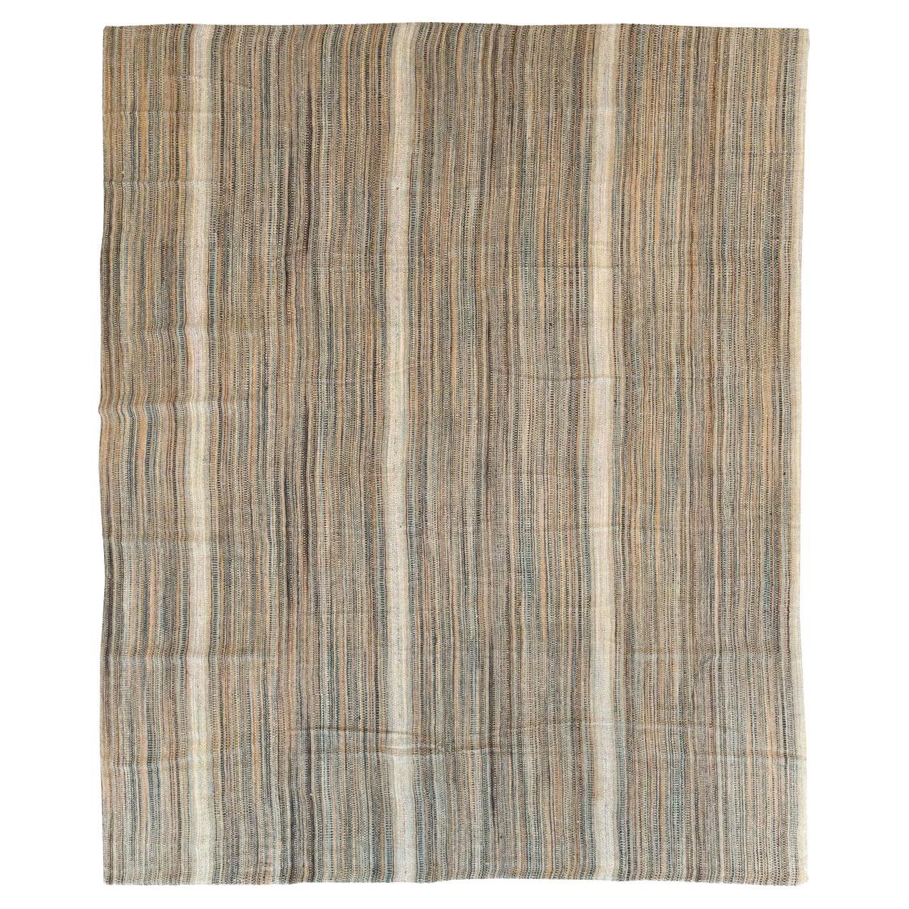 21st Century Modern Turkish Flatweave Kilim Room Size Carpet (tapis turc tissé à plat du 21e siècle)