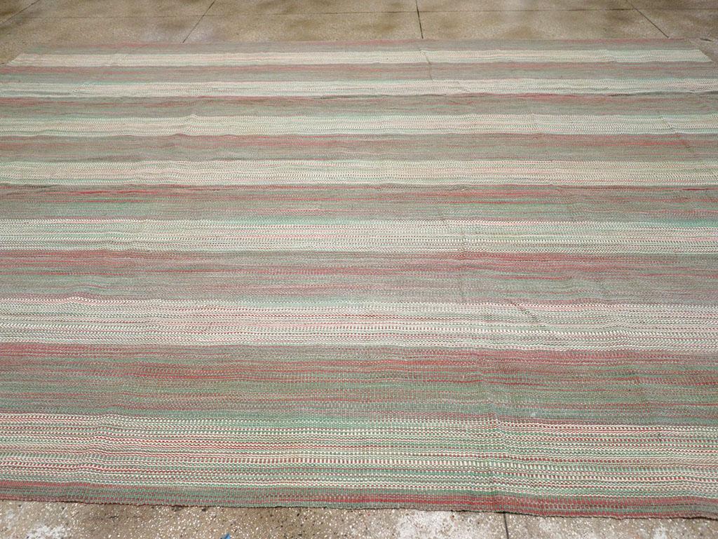 Turc Tapis turc moderne du 21e siècle tissé à plat de grande taille en vente