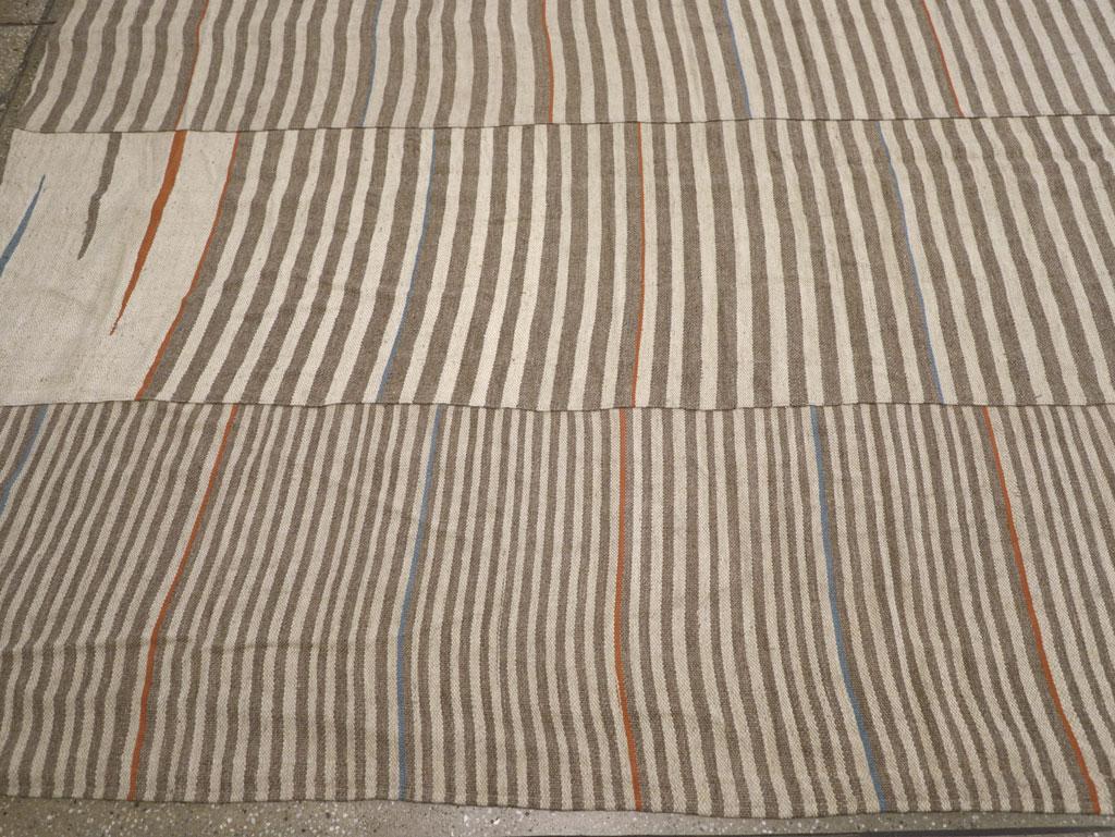 Großer türkischer Flachgewebe-Teppich in Zimmergröße, Moderne des 21. Jahrhunderts (Handgewebt) im Angebot