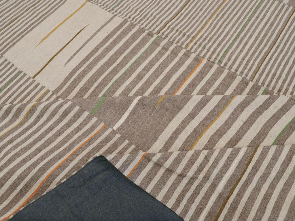 Alfombra turca moderna de tejido plano del siglo XXI de gran tamaño Siglo XXI y contemporáneo en venta