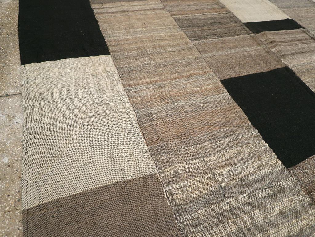 21st Century Modern Turkish Flatweave Room Size Carpet (Kelim) im Angebot