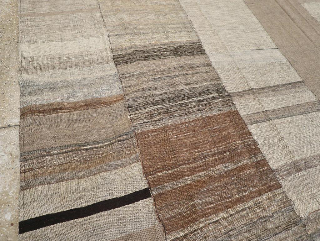 21st Century Modern Turkish Flatweave Room Size Carpet (Kelim) im Angebot