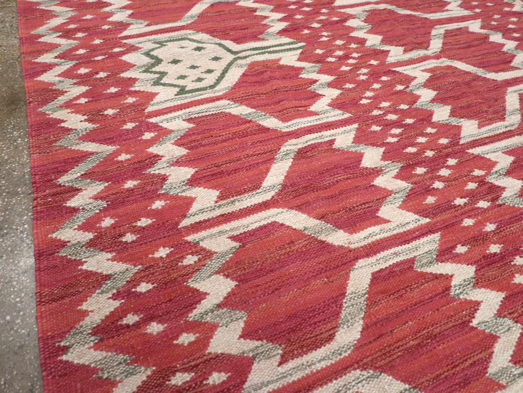 Kilim 21st Century Modern Turkish Flatweave Room Size Carpet in vendita