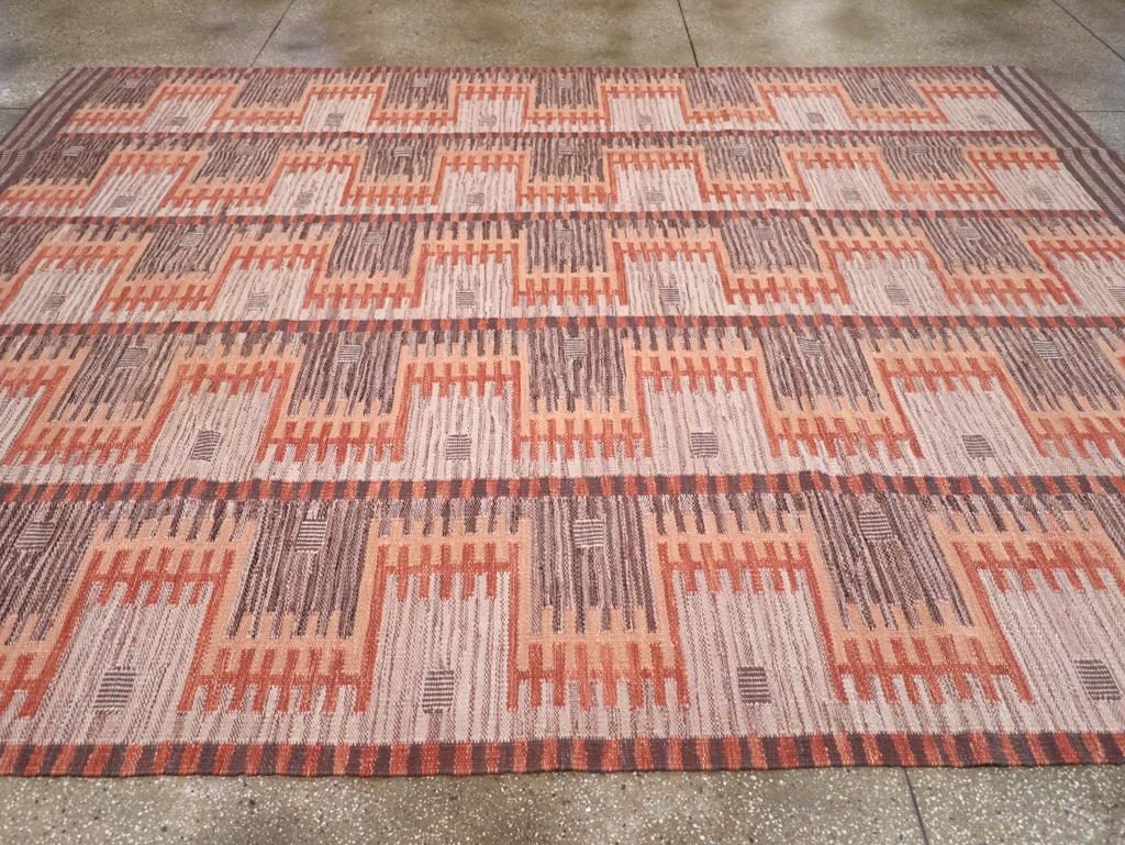 21st Century Modern Turkish Flatweave Room Size Carpet (Türkisch) im Angebot