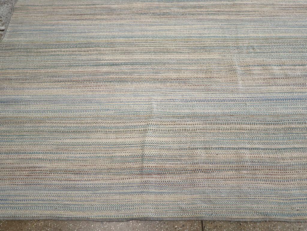 21st Century Modern Turkish Flatweave Room Size Carpet (Handgewebt) im Angebot