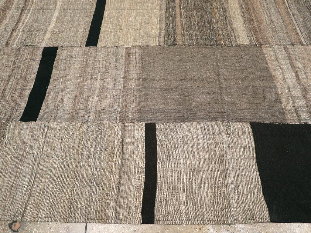 21st Century Modern Turkish Flatweave Room Size Carpet (Handgewebt) im Angebot