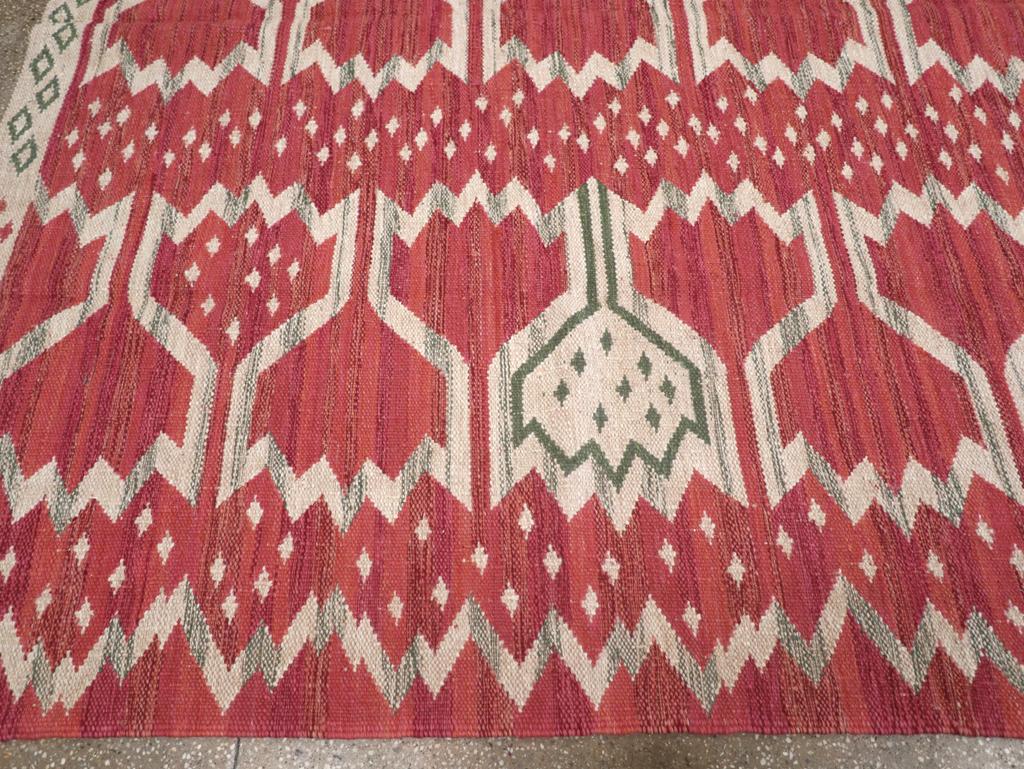 Tessuto a mano 21st Century Modern Turkish Flatweave Room Size Carpet in vendita