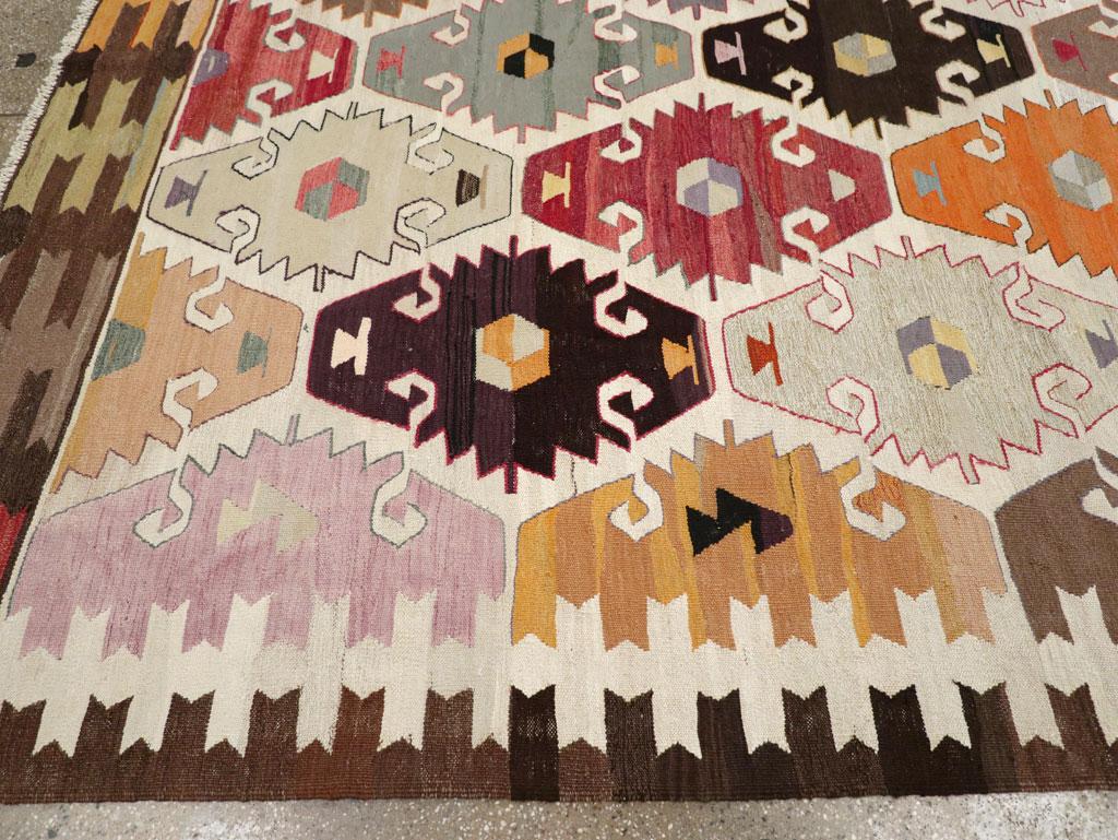 21st Century Modern Turkish Flatweave Room Size Carpet (Handgewebt) im Angebot