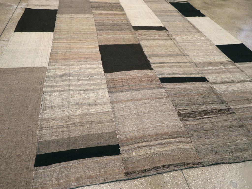 21st Century Modern Turkish Flatweave Room Size Carpet im Zustand „Neu“ im Angebot in New York, NY