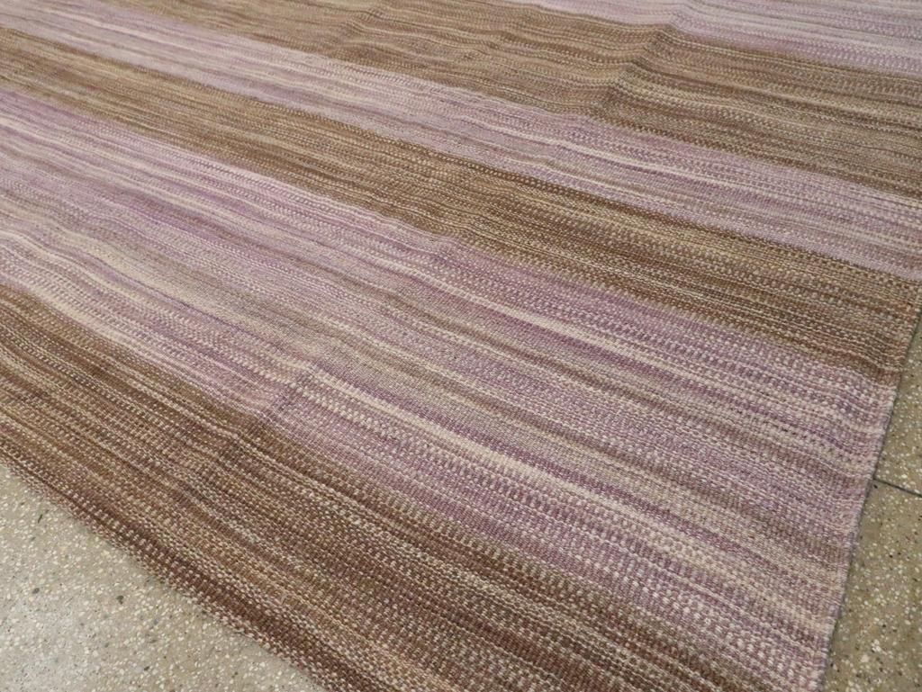 21st Century Modern Turkish Flatweave Room Size Carpet en Nuevo estado para la venta en New York, NY