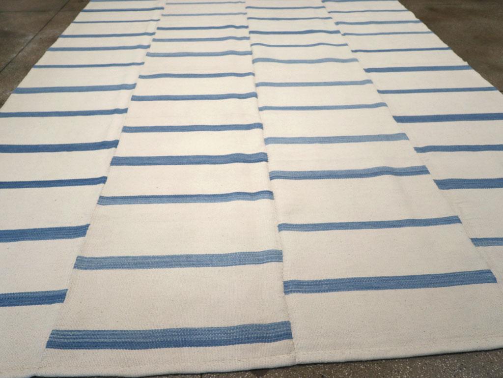 21st Century Modern Turkish Flatweave Room Size Carpet im Zustand „Neu“ im Angebot in New York, NY