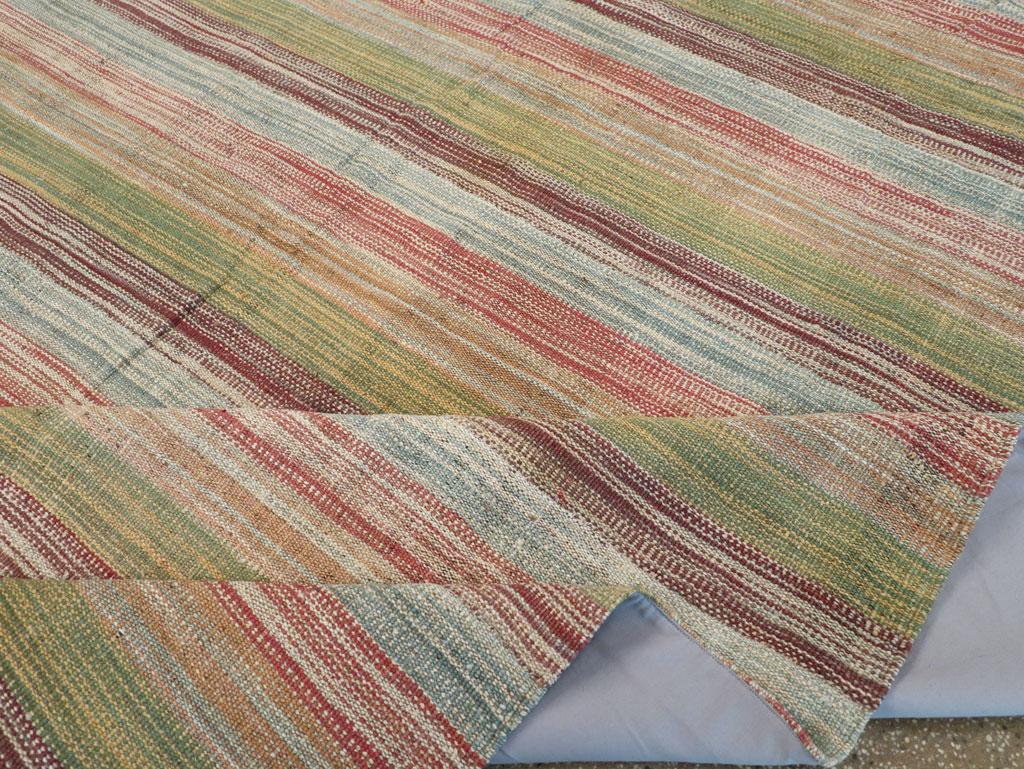 21st Century Modern Turkish Flatweave Room Size Carpet (21. Jahrhundert und zeitgenössisch) im Angebot